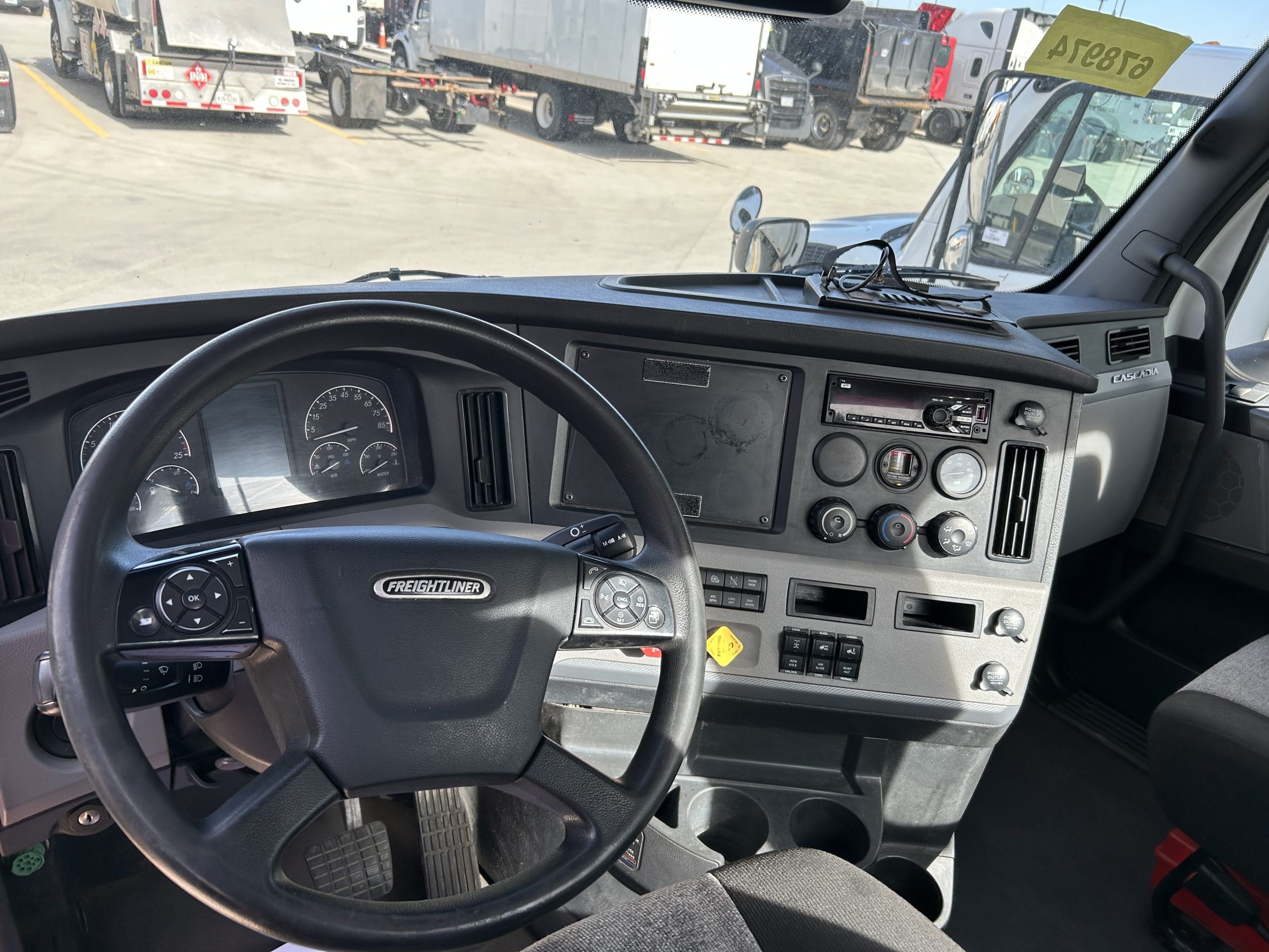 2021 Freightliner PE116DC 2021 Freightliner PE116DC - image 5 of 6