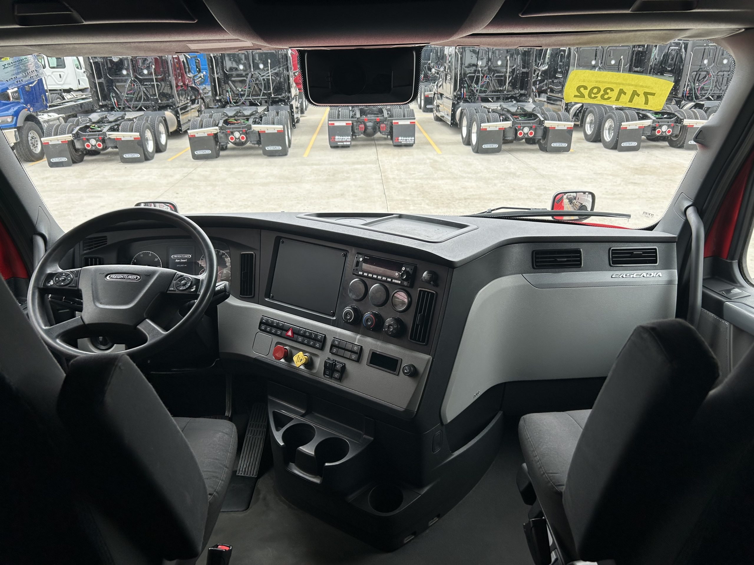 2022 Freightliner PT126SLP 2022 Freightliner PT126SLP - image 5 of 6