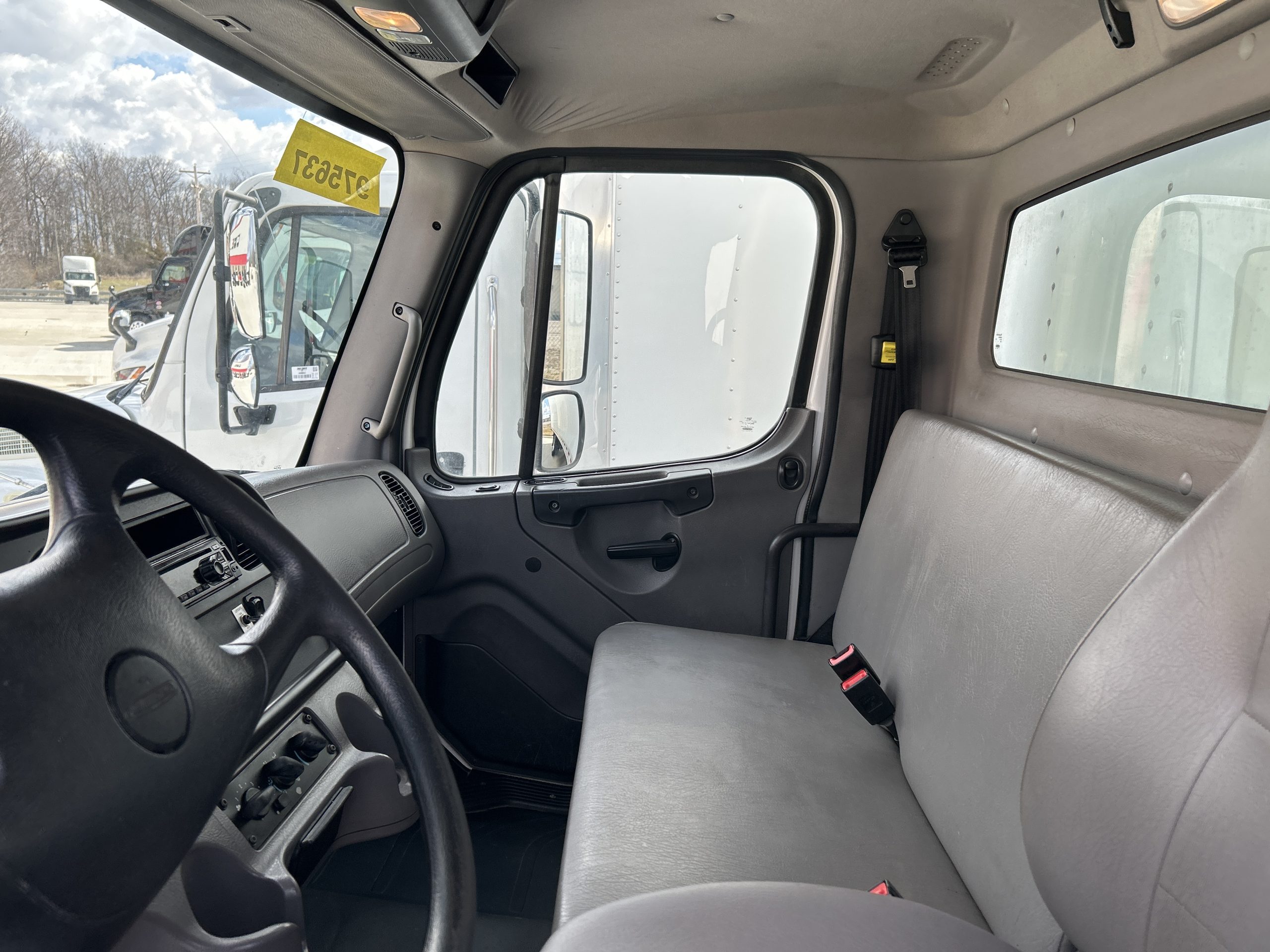 2018 Freightliner M2 106 2018 Freightliner M2 106 - image 5 of 6