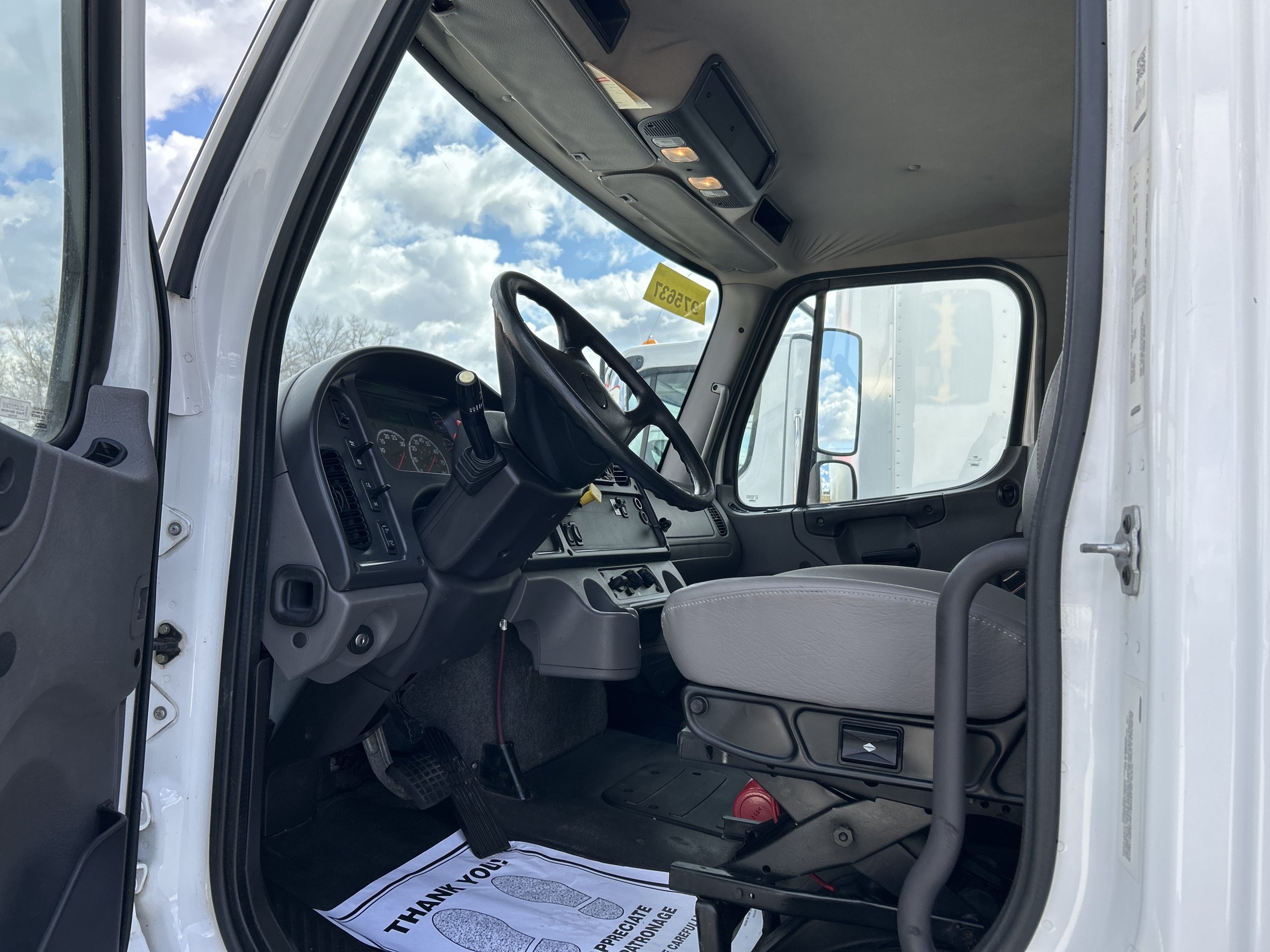 2018 Freightliner M2 106 2018 Freightliner M2 106 - image 6 of 6