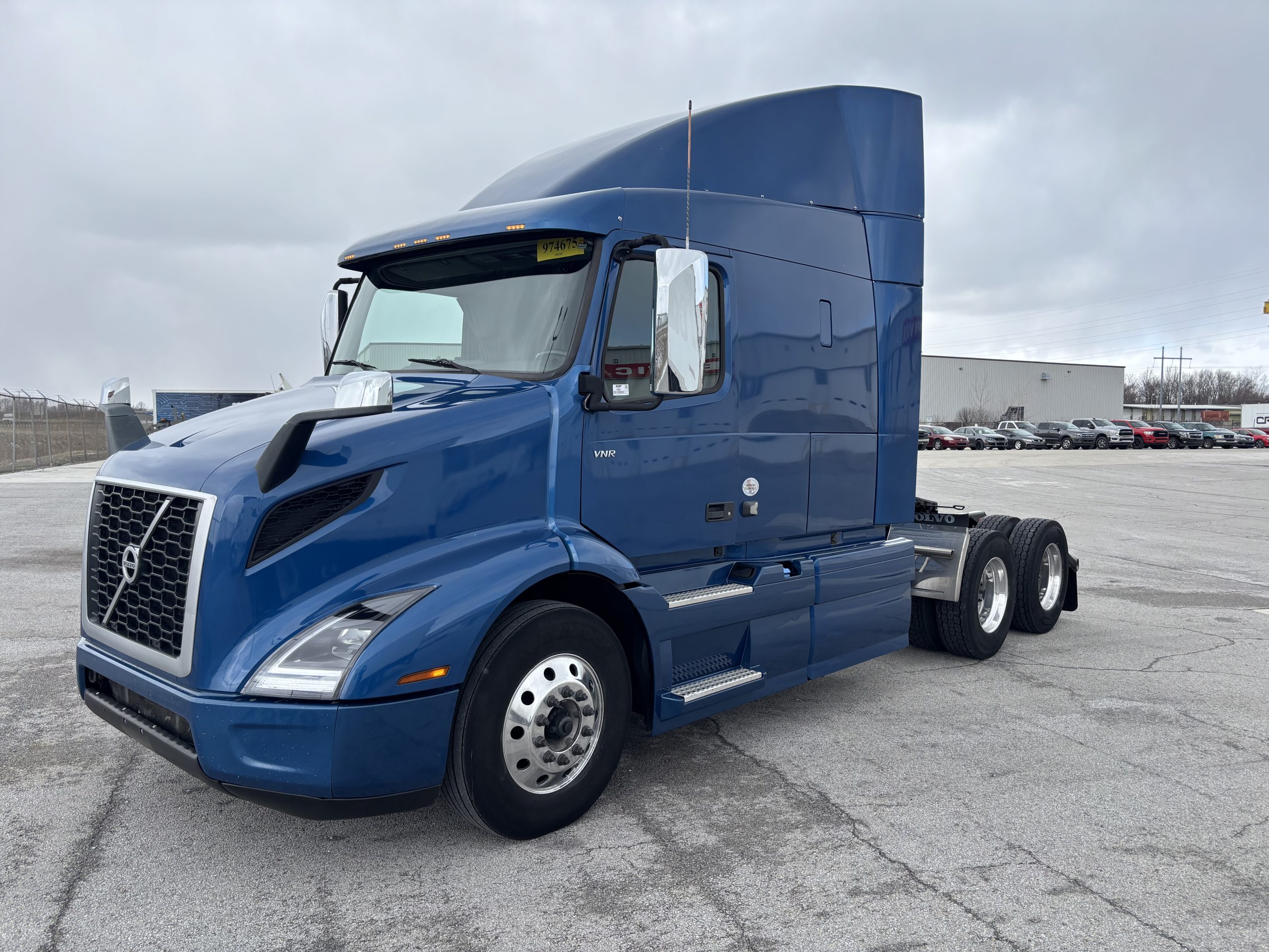 2023 Volvo VNR640 2023 Volvo VNR640 - image 1 of 6