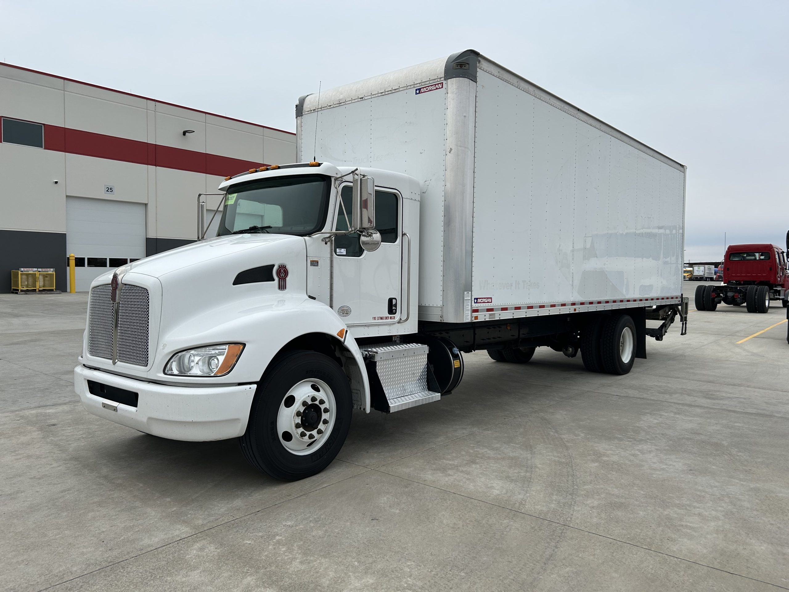 2022 Kenworth T270 - image 1 of 6