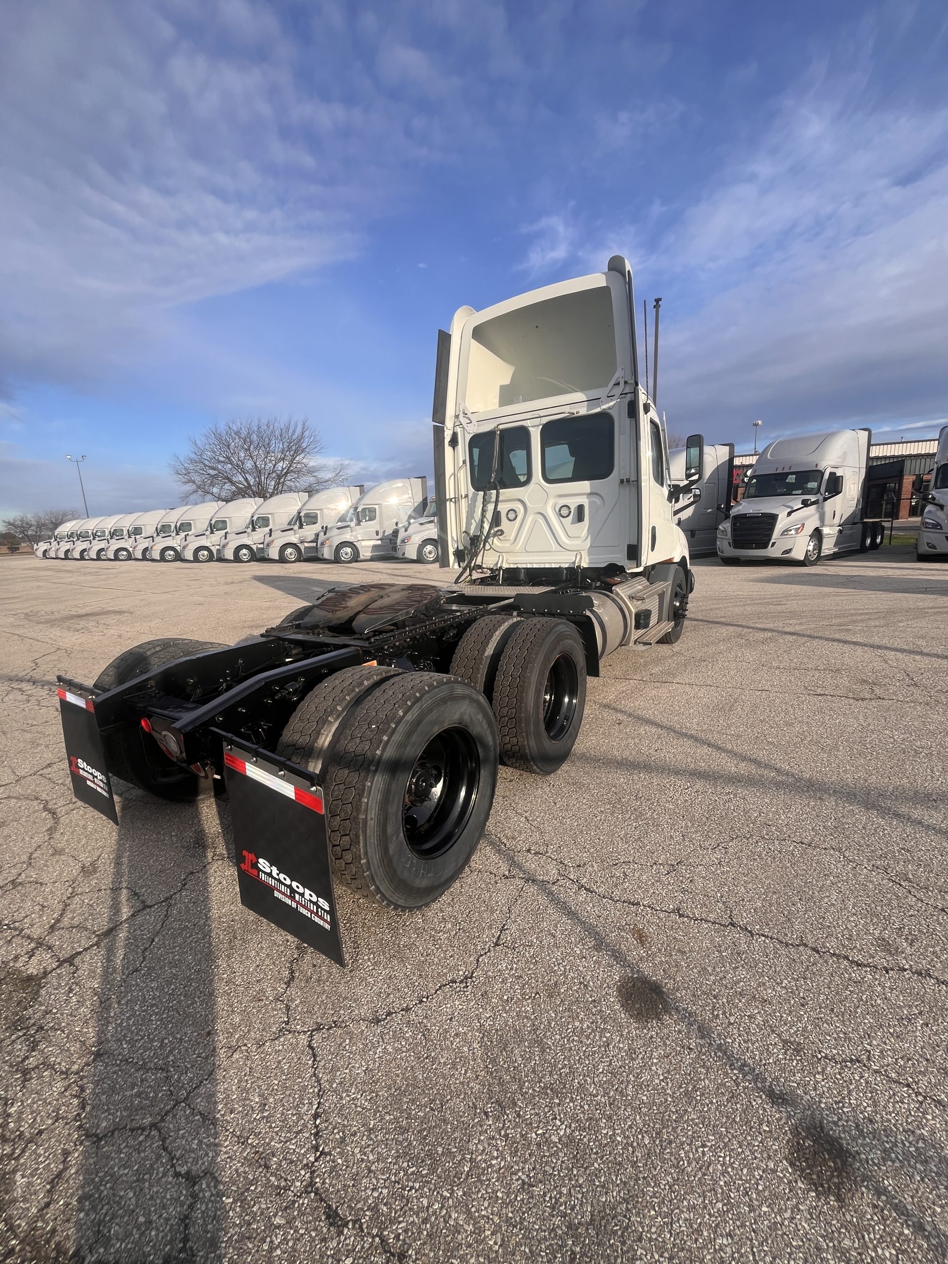 2021 Freightliner PE116DC 2021 Freightliner PE116DC - image 4 of 6