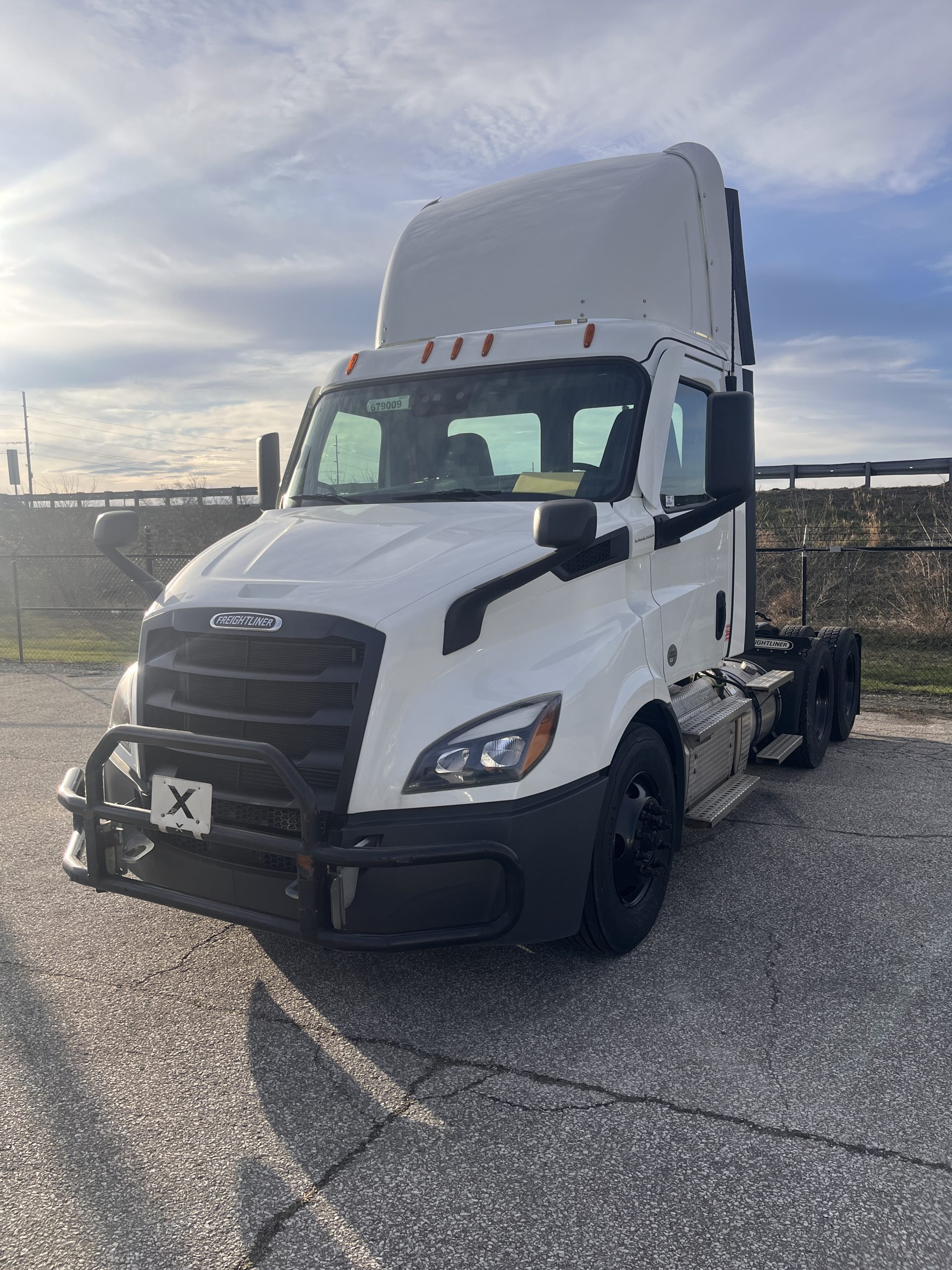 2021 Freightliner PE116DC 2021 Freightliner PE116DC - image 2 of 6