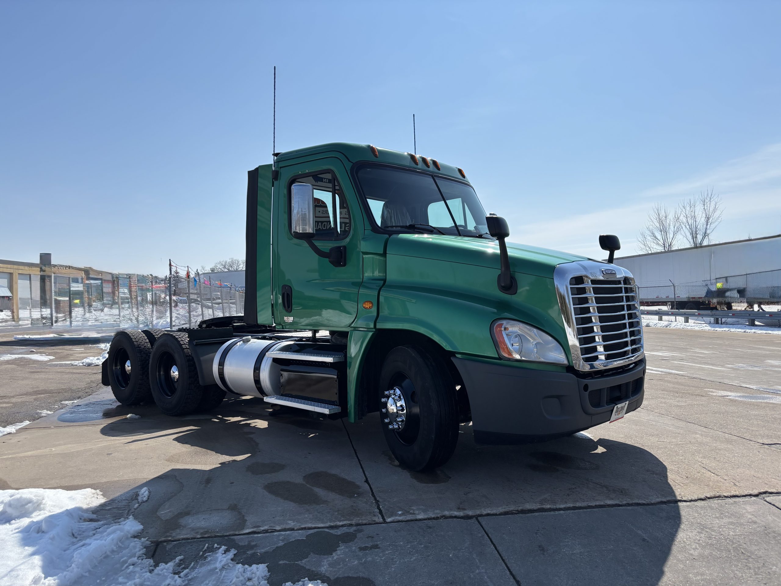 2017 Freightliner CA113 2017 Freightliner CA113 - image 3 of 6