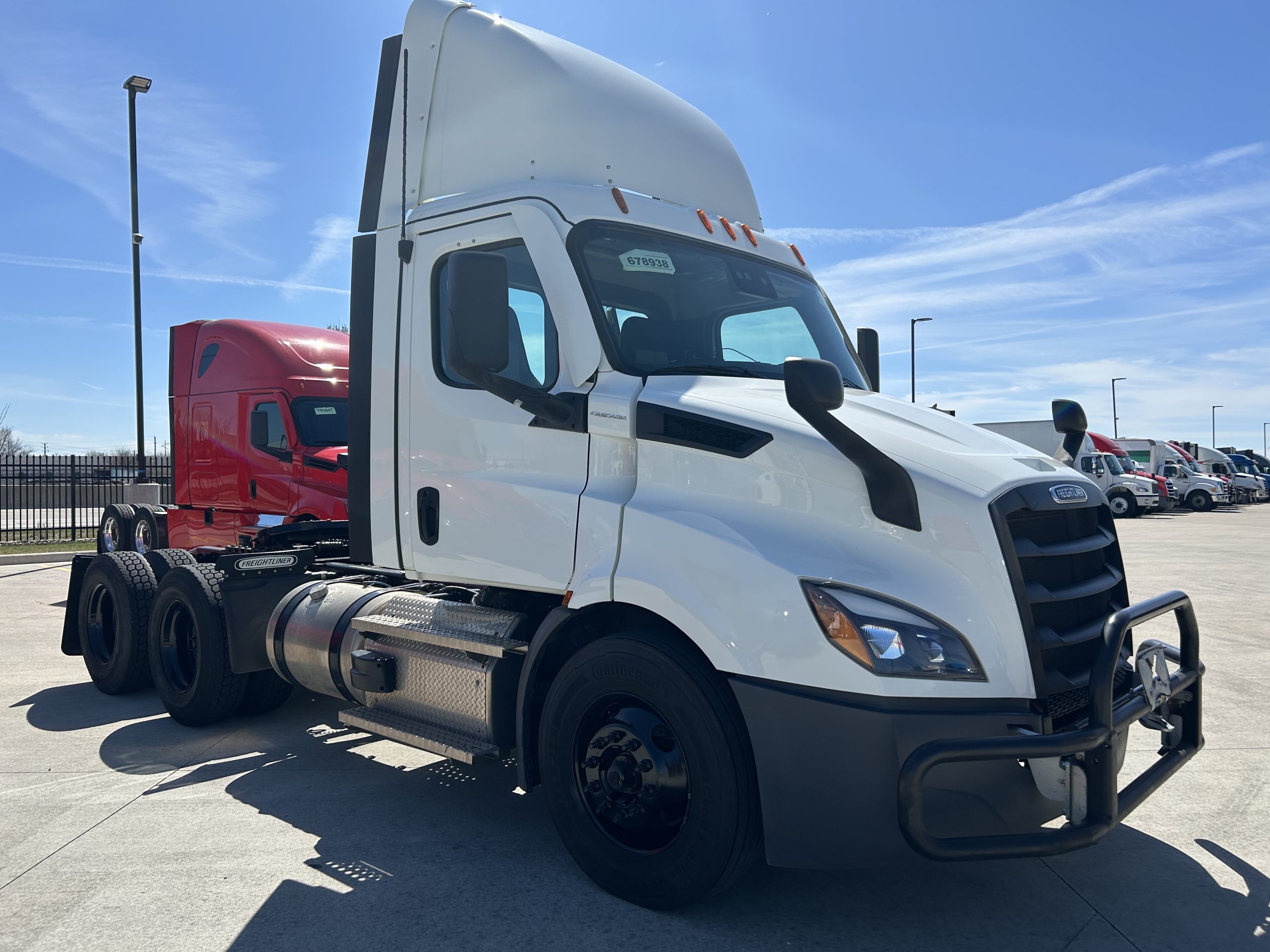 2021 Freightliner PE116DC 2021 Freightliner PE116DC - image 3 of 6