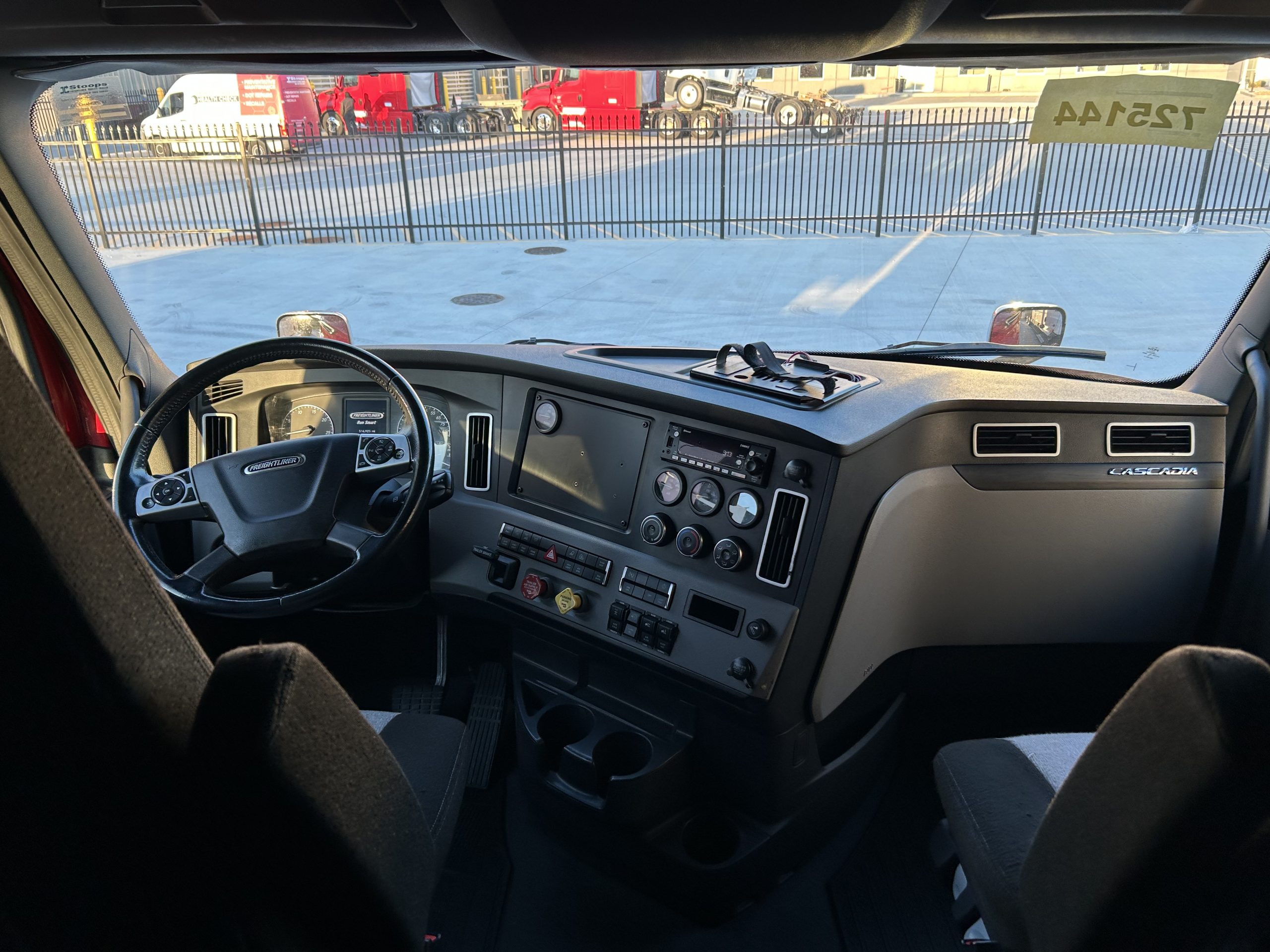 2023 Freightliner PT126SLP 2023 Freightliner PT126SLP - image 5 of 6