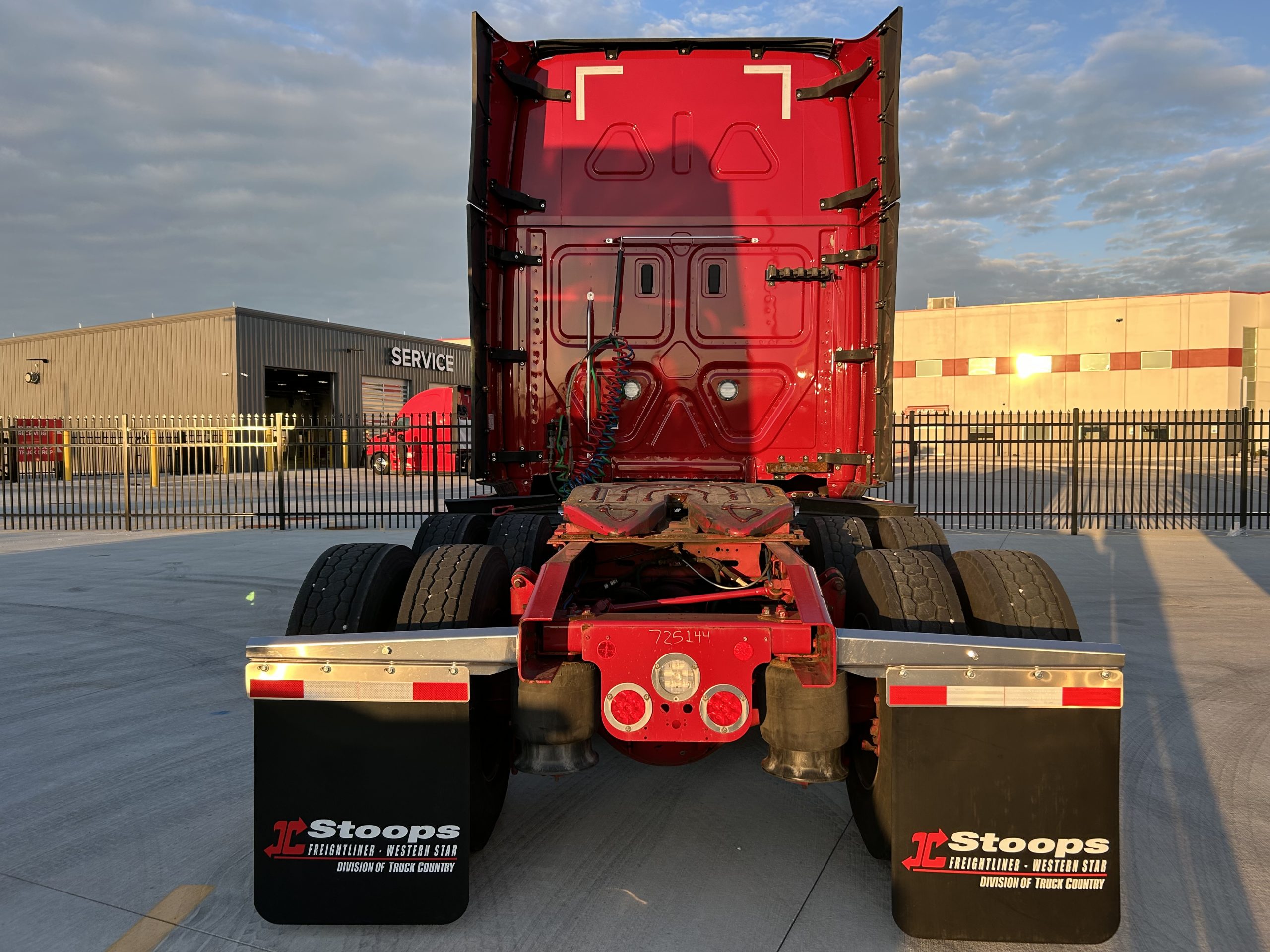 2023 Freightliner PT126SLP 2023 Freightliner PT126SLP - image 4 of 6