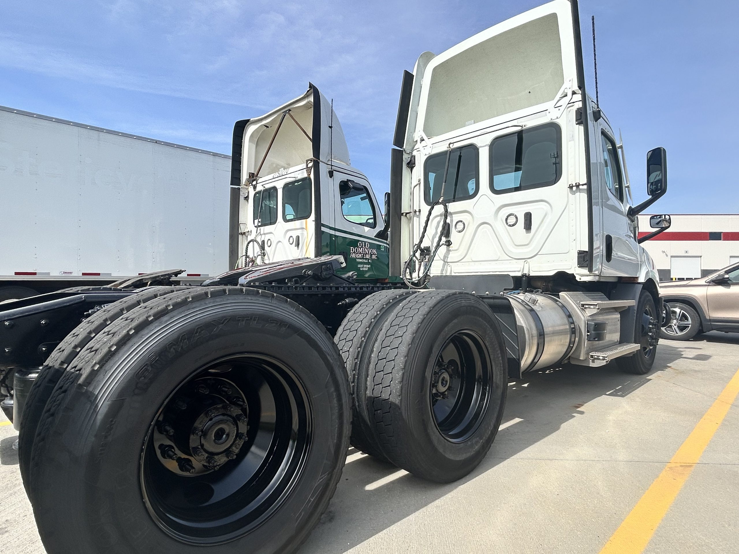 2021 Freightliner PE116DC 2021 Freightliner PE116DC - image 1 of 6