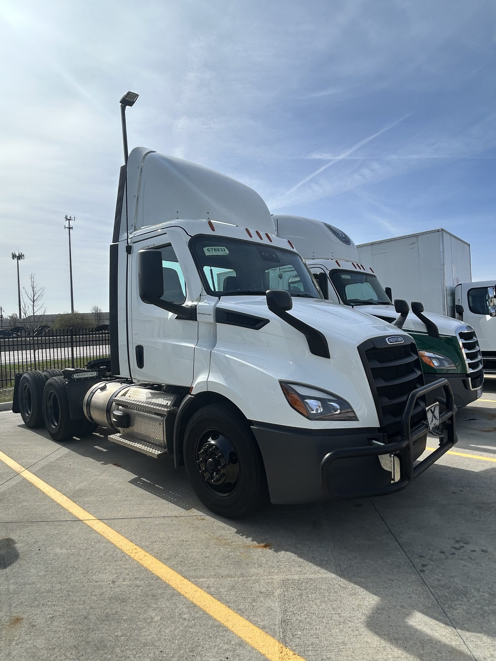 2021 Freightliner PE116DC 2021 Freightliner PE116DC - image 2 of 6