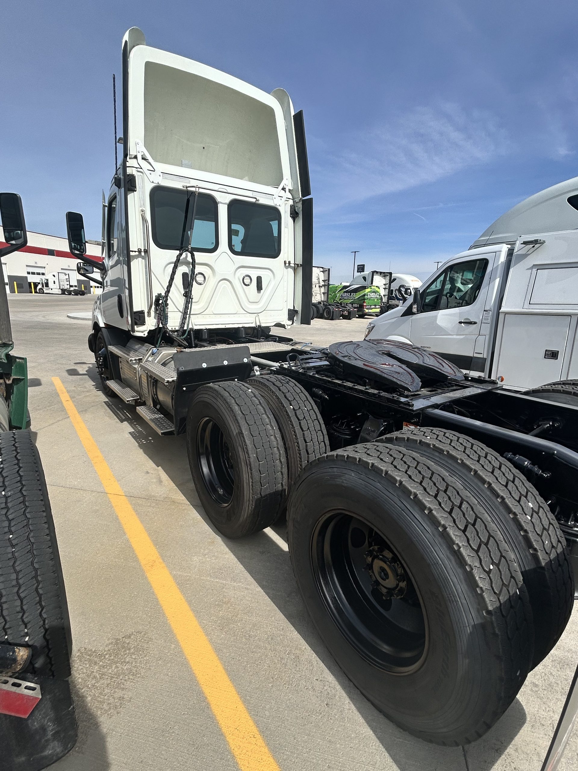 2021 Freightliner PE116DC 2021 Freightliner PE116DC - image 4 of 6
