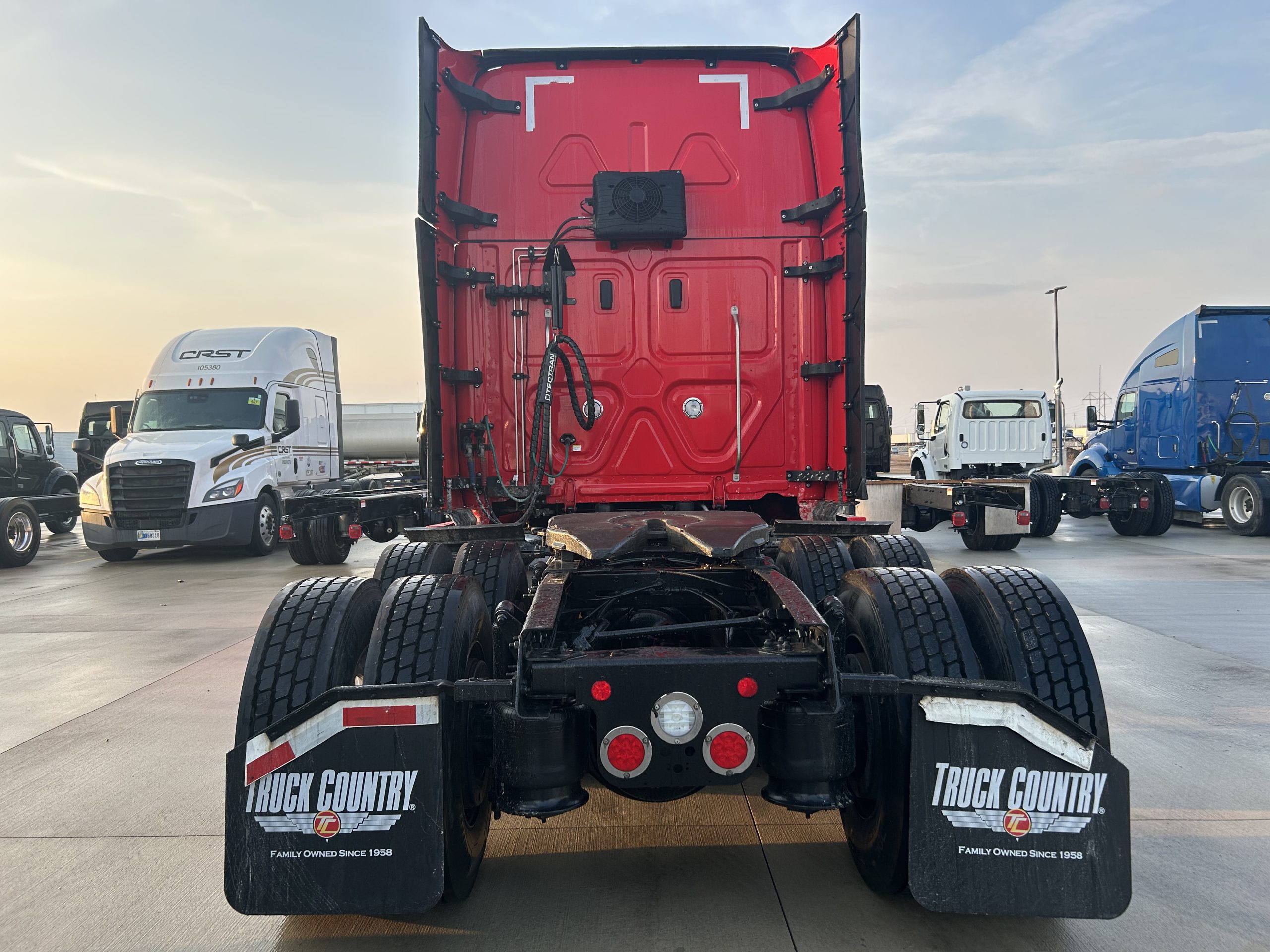 2023 Freightliner PT126SLP 2023 Freightliner PT126SLP - image 4 of 6