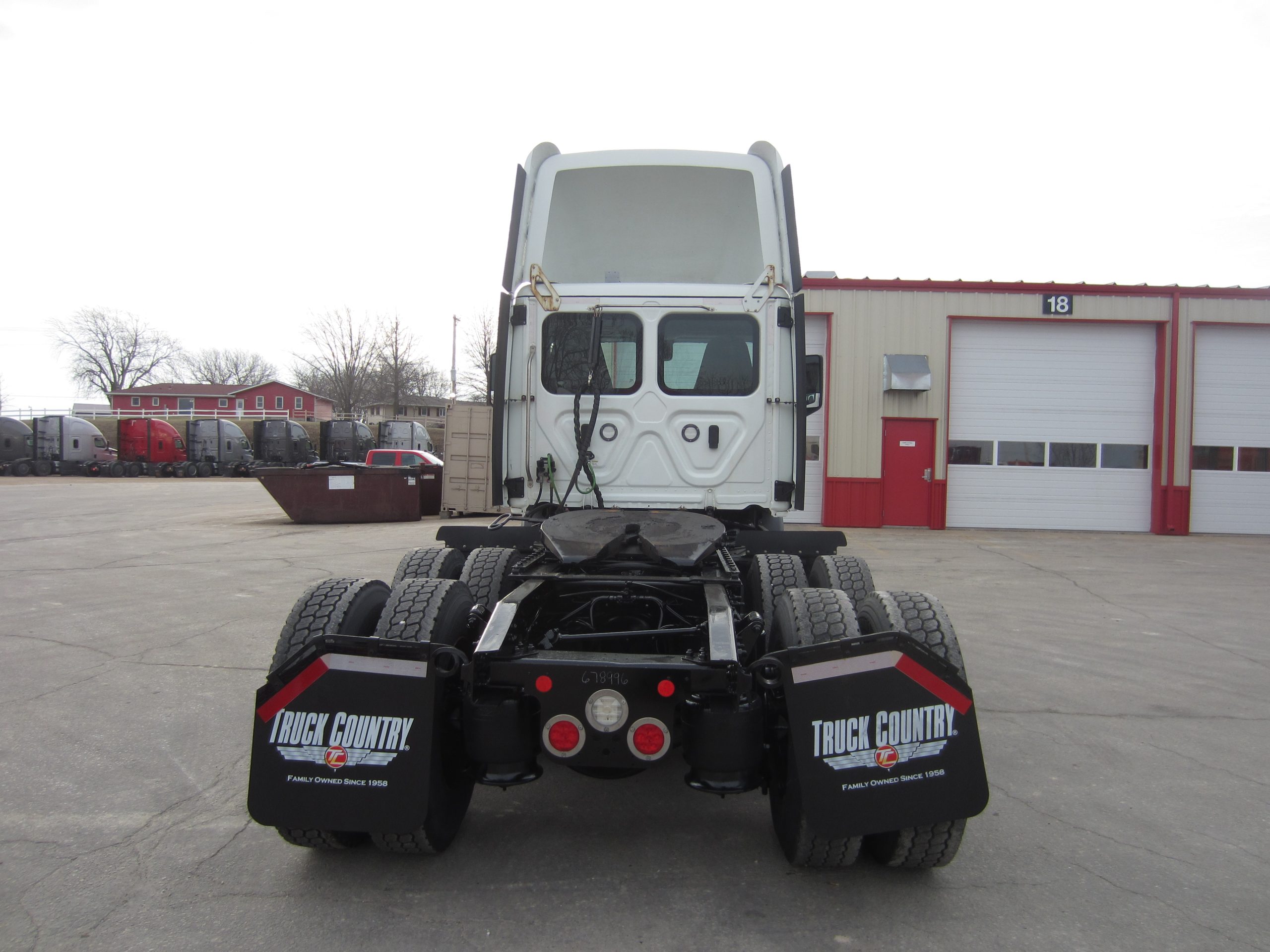 2021 Freightliner PE116DC 2021 Freightliner PE116DC - image 4 of 5