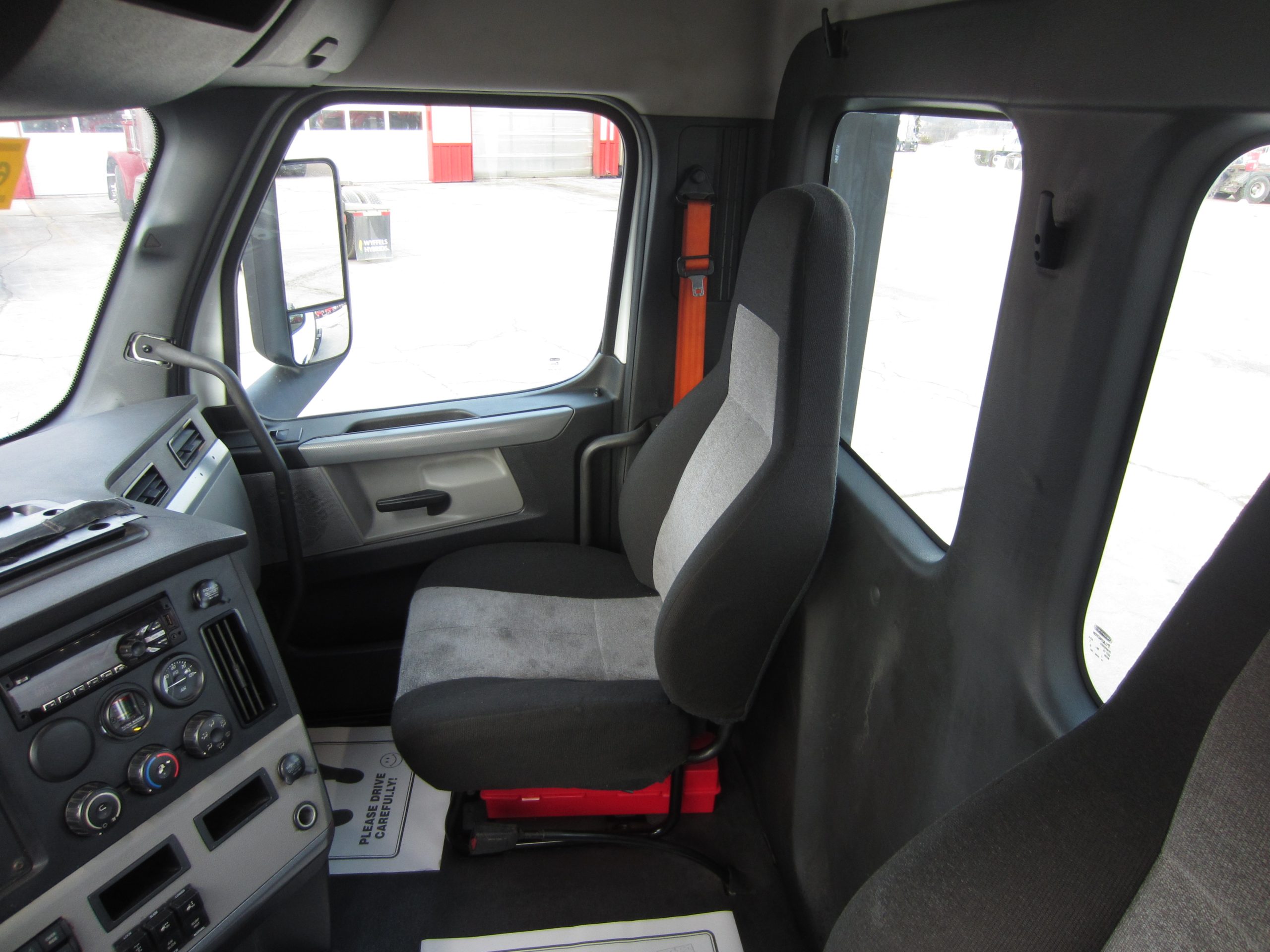 2021 Freightliner PE116DC 2021 Freightliner PE116DC - image 6 of 6