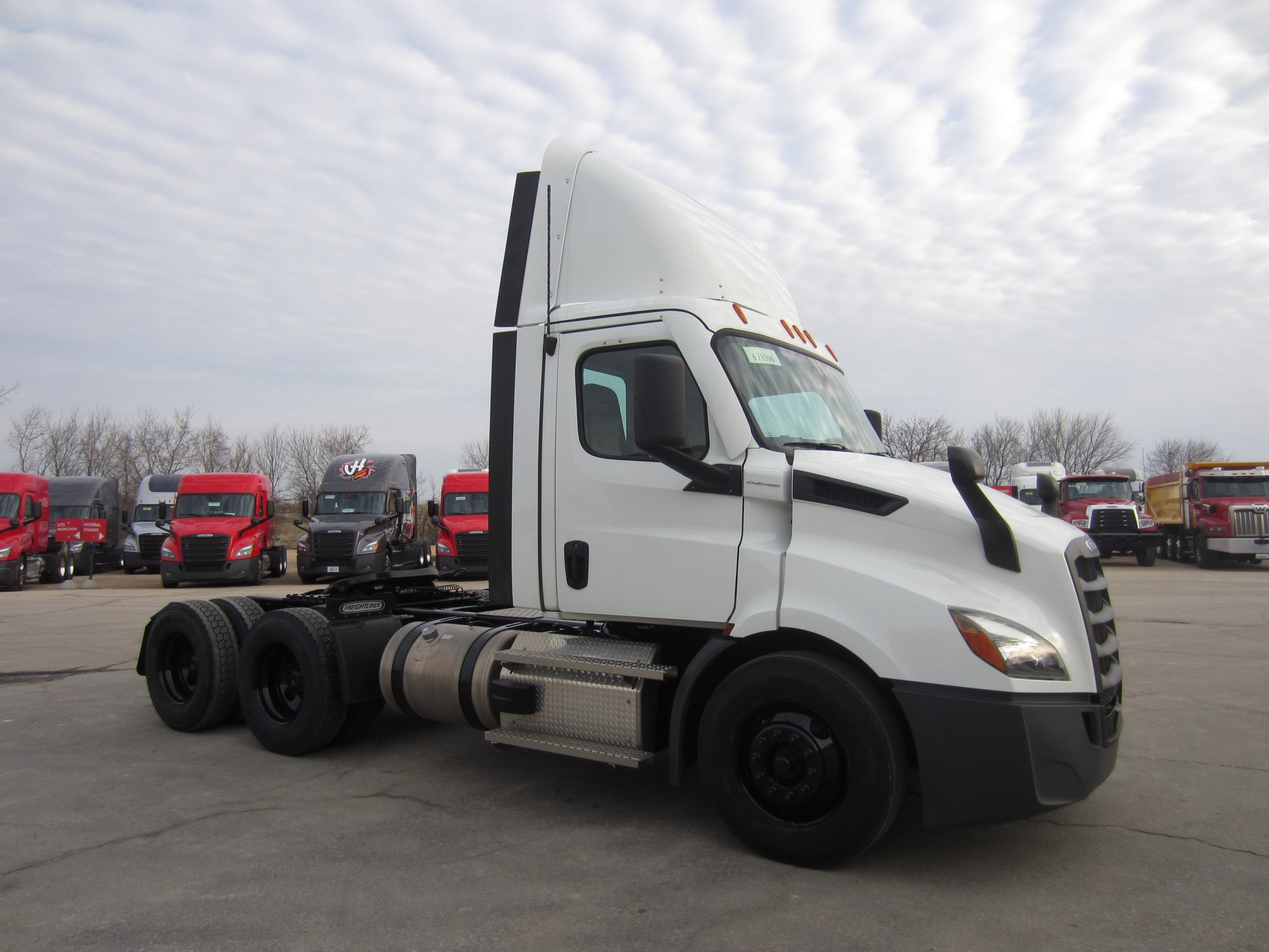 2021 Freightliner PE116DC 2021 Freightliner PE116DC - image 3 of 5