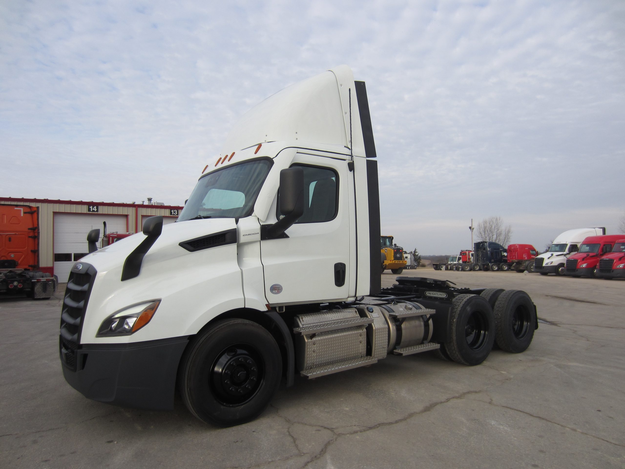 2021 Freightliner PE116DC 2021 Freightliner PE116DC - image 1 of 5