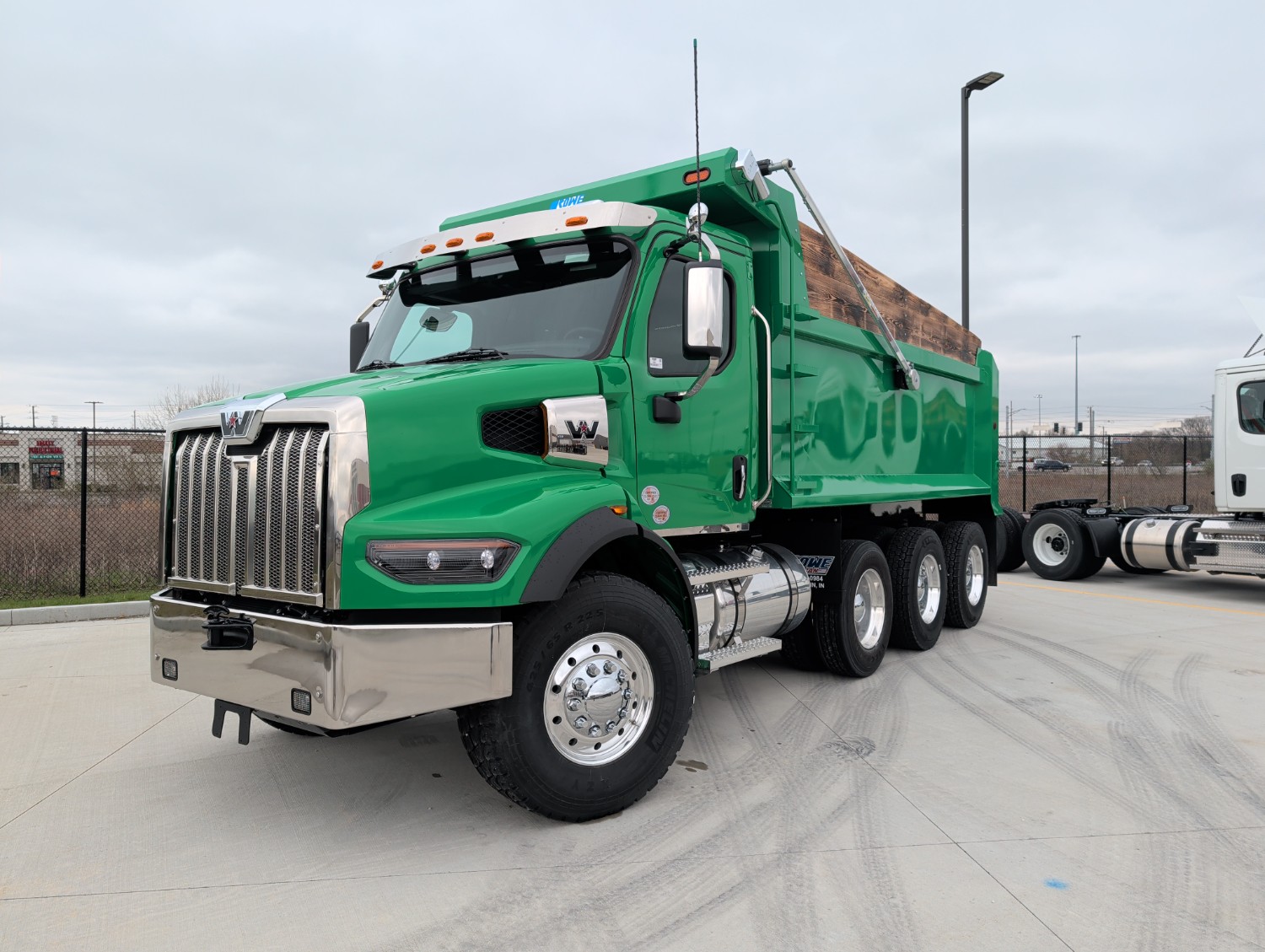 2026 Freightliner 114SD 2026 Freightliner 114SD - image 1 of 2