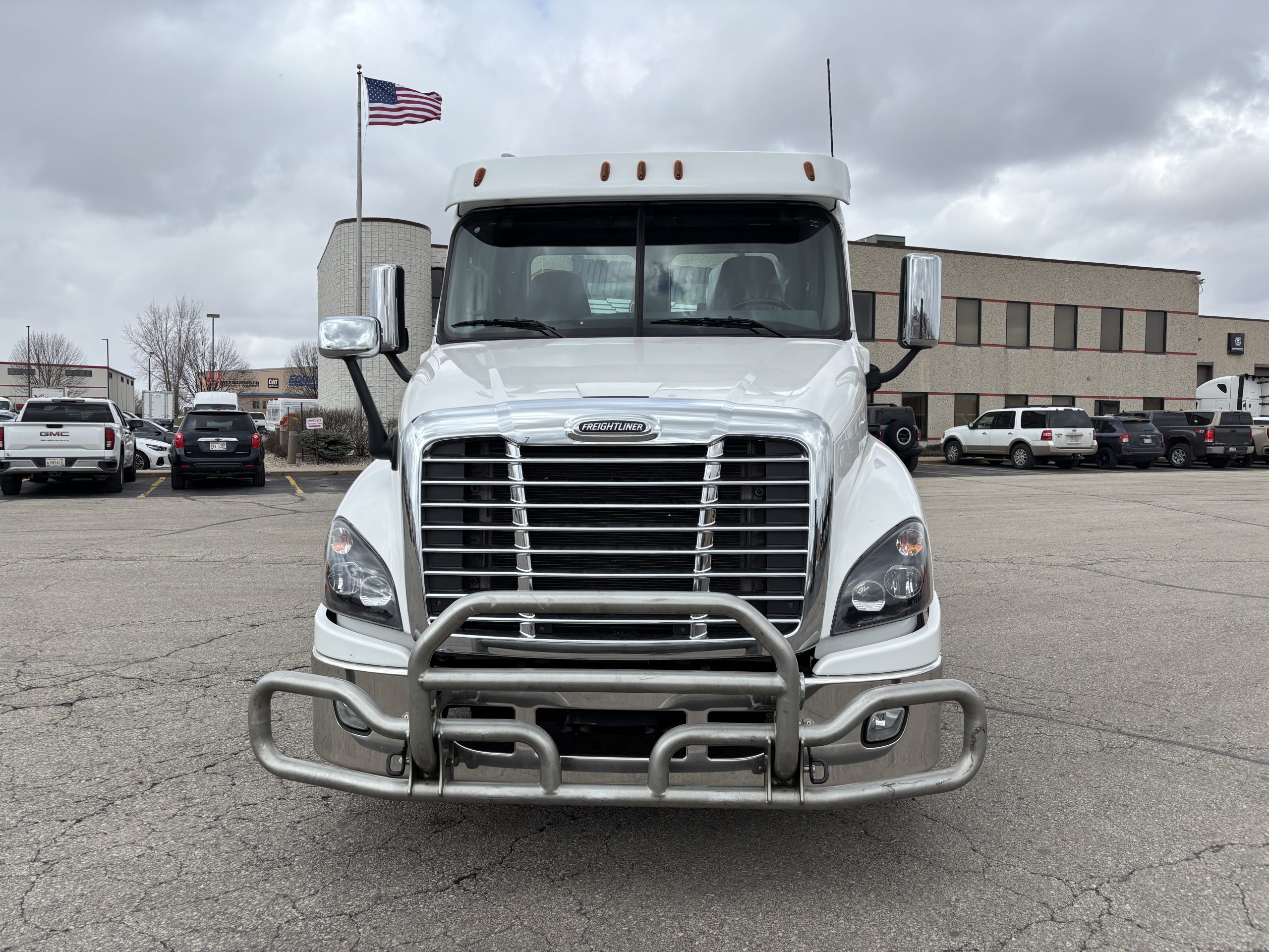 2018 Freightliner CA125 2018 Freightliner CA125 - image 2 of 6