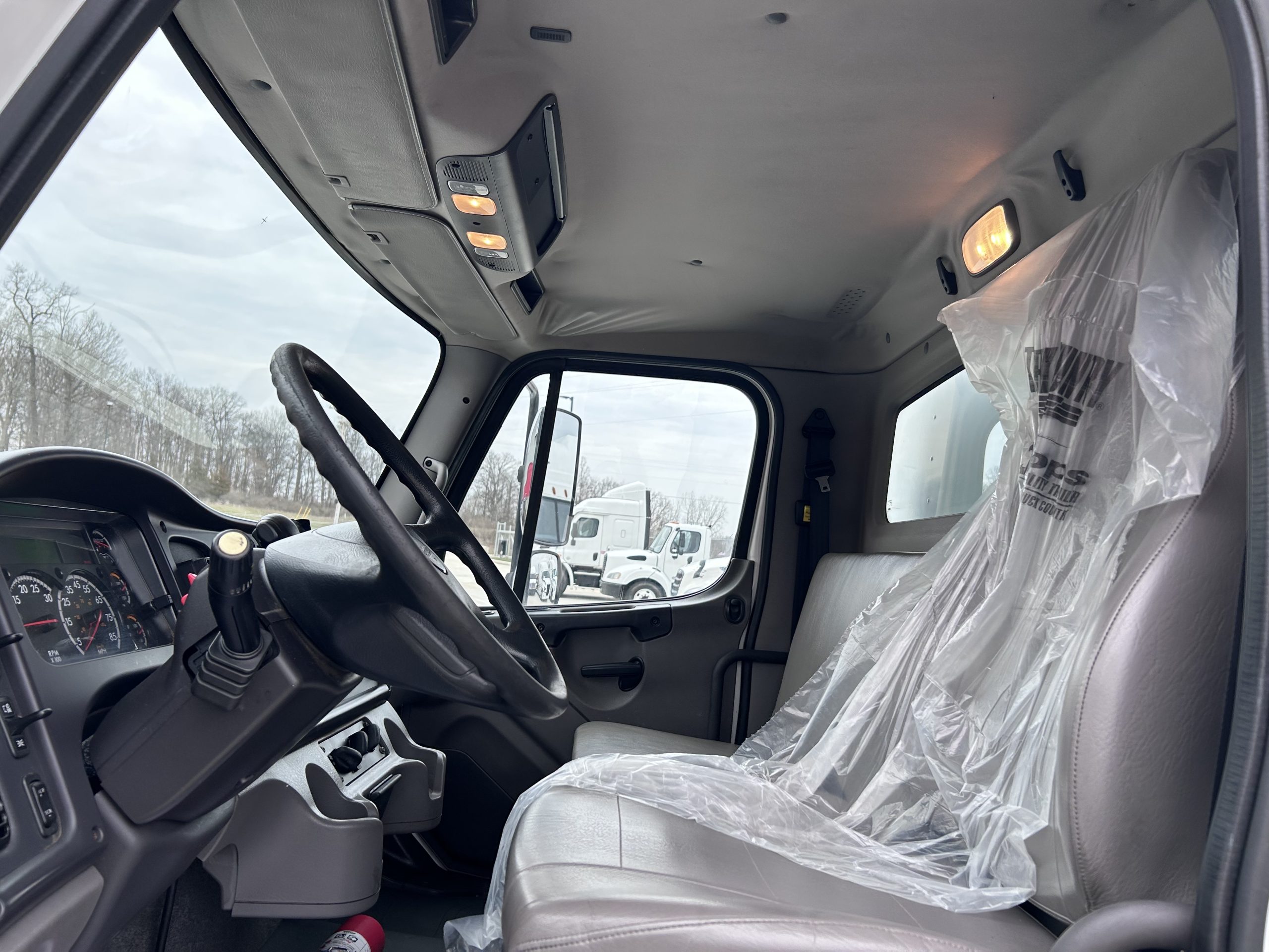 2019 Freightliner M2 106 2019 Freightliner M2 106 - image 4 of 4