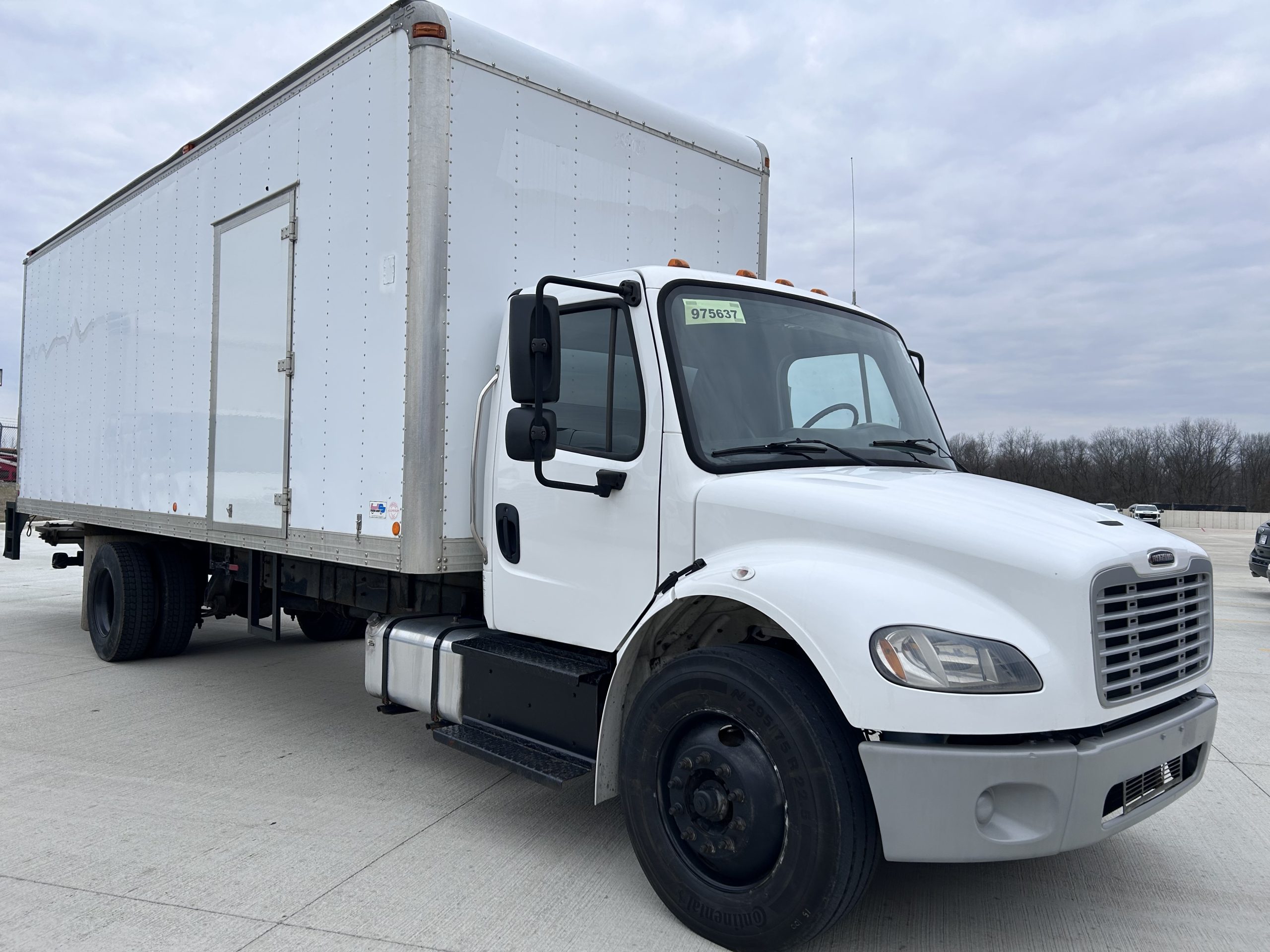 2018 Freightliner M2 106 2018 Freightliner M2 106 - image 3 of 6