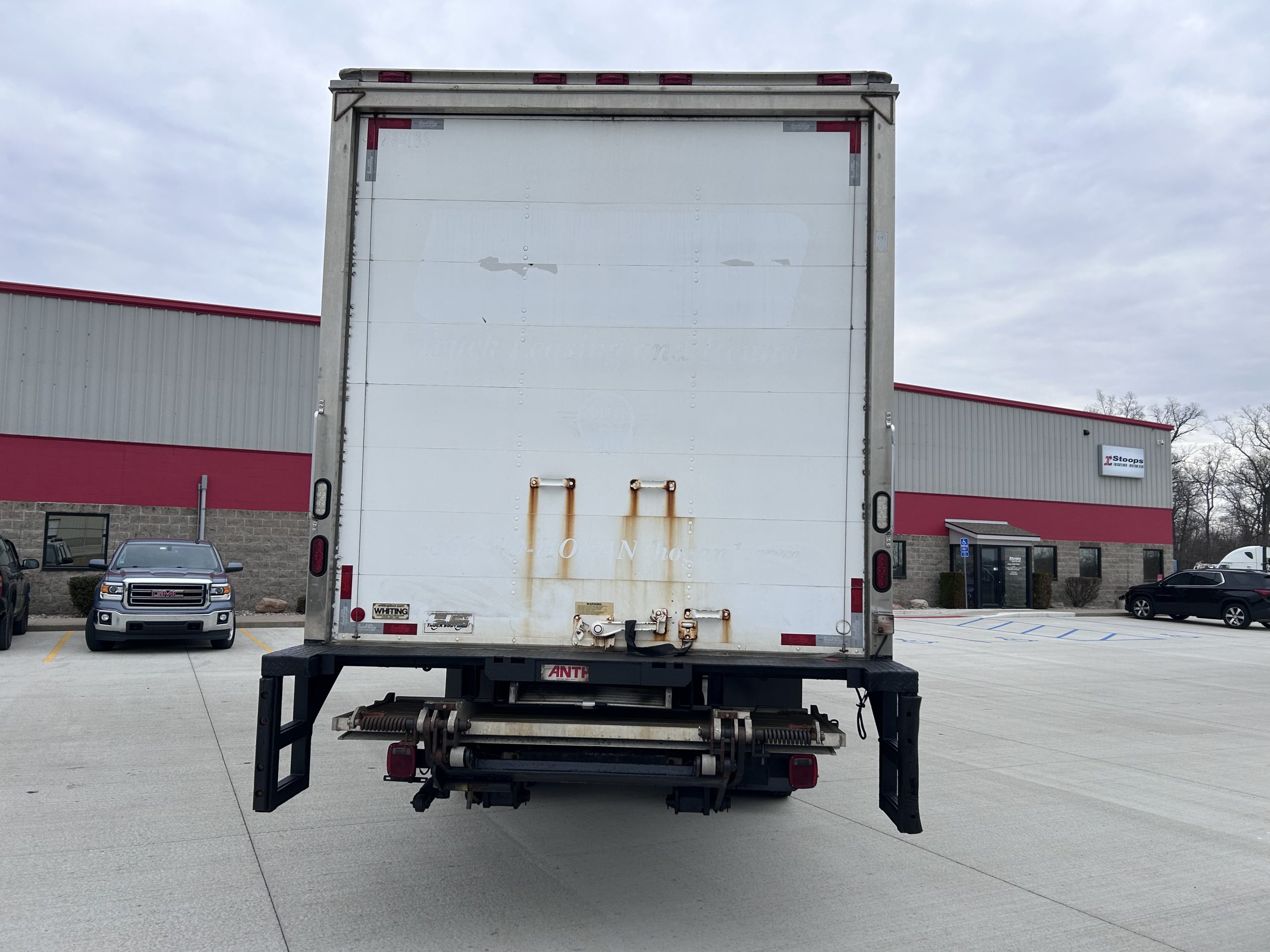 2018 Freightliner M2 106 2018 Freightliner M2 106 - image 4 of 6