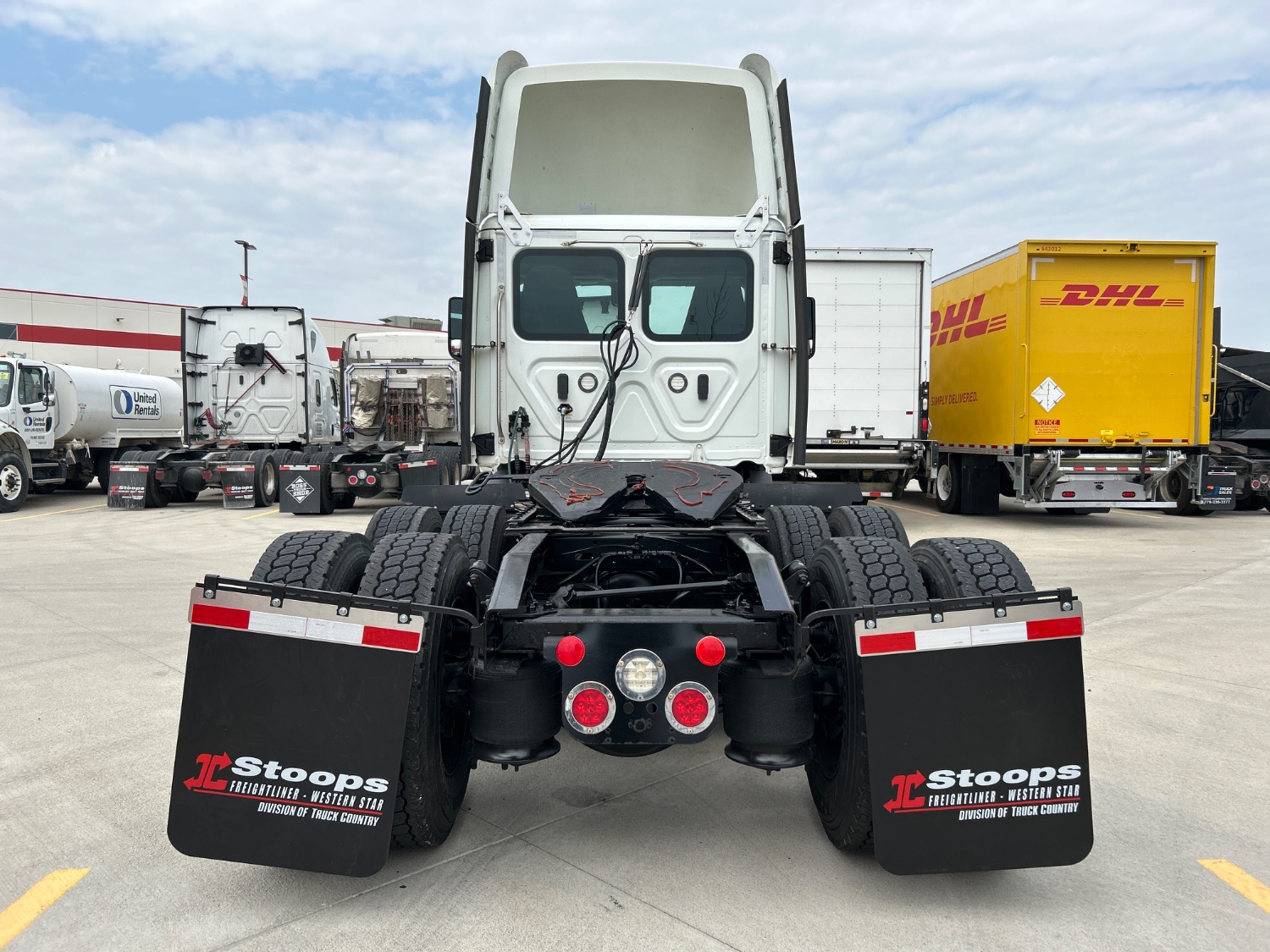 2021 Freightliner PE116DC 2021 Freightliner PE116DC - image 4 of 5