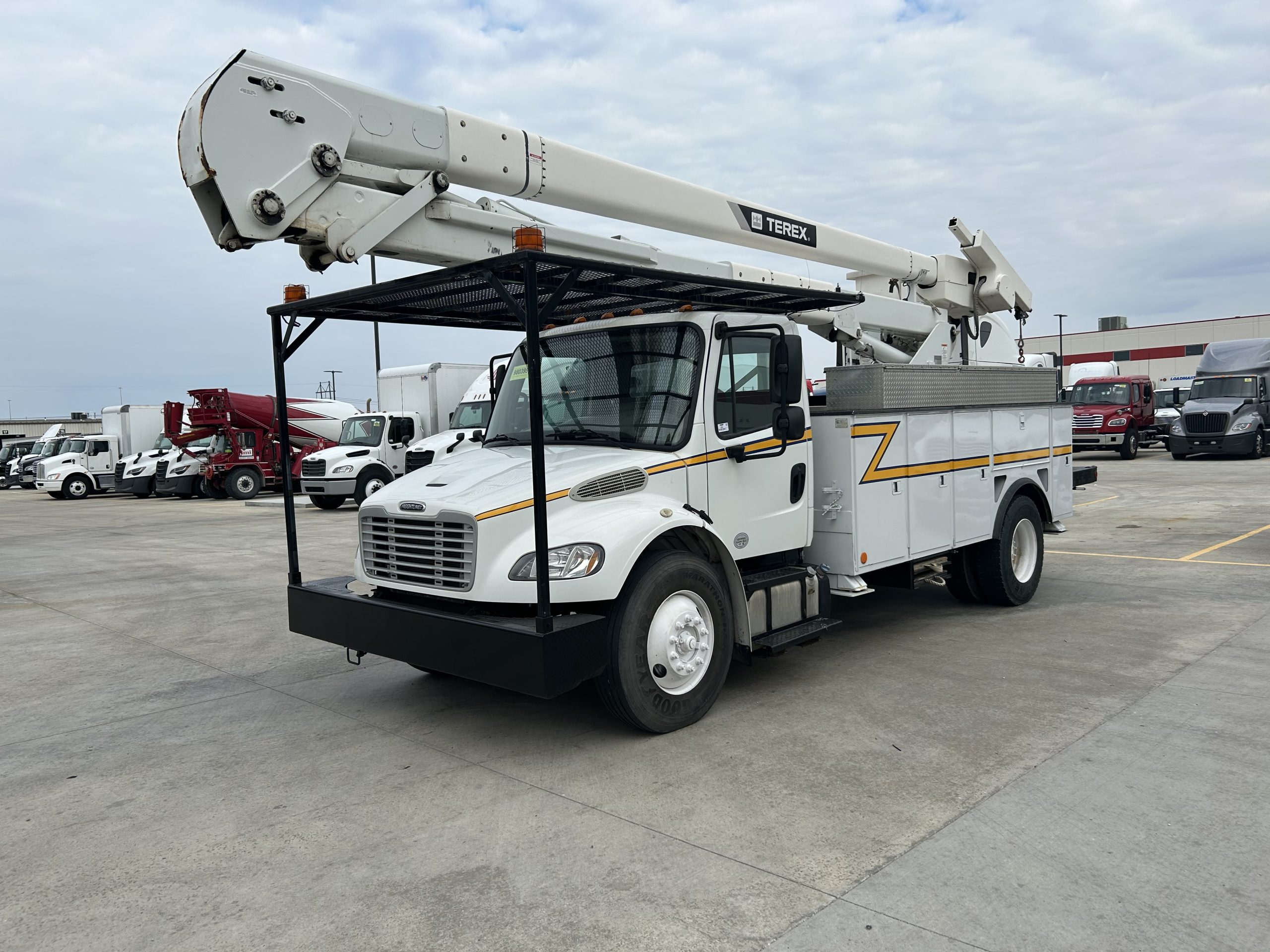 2016 Freightliner M2 106 2016 Freightliner M2 106 - image 1 of 1