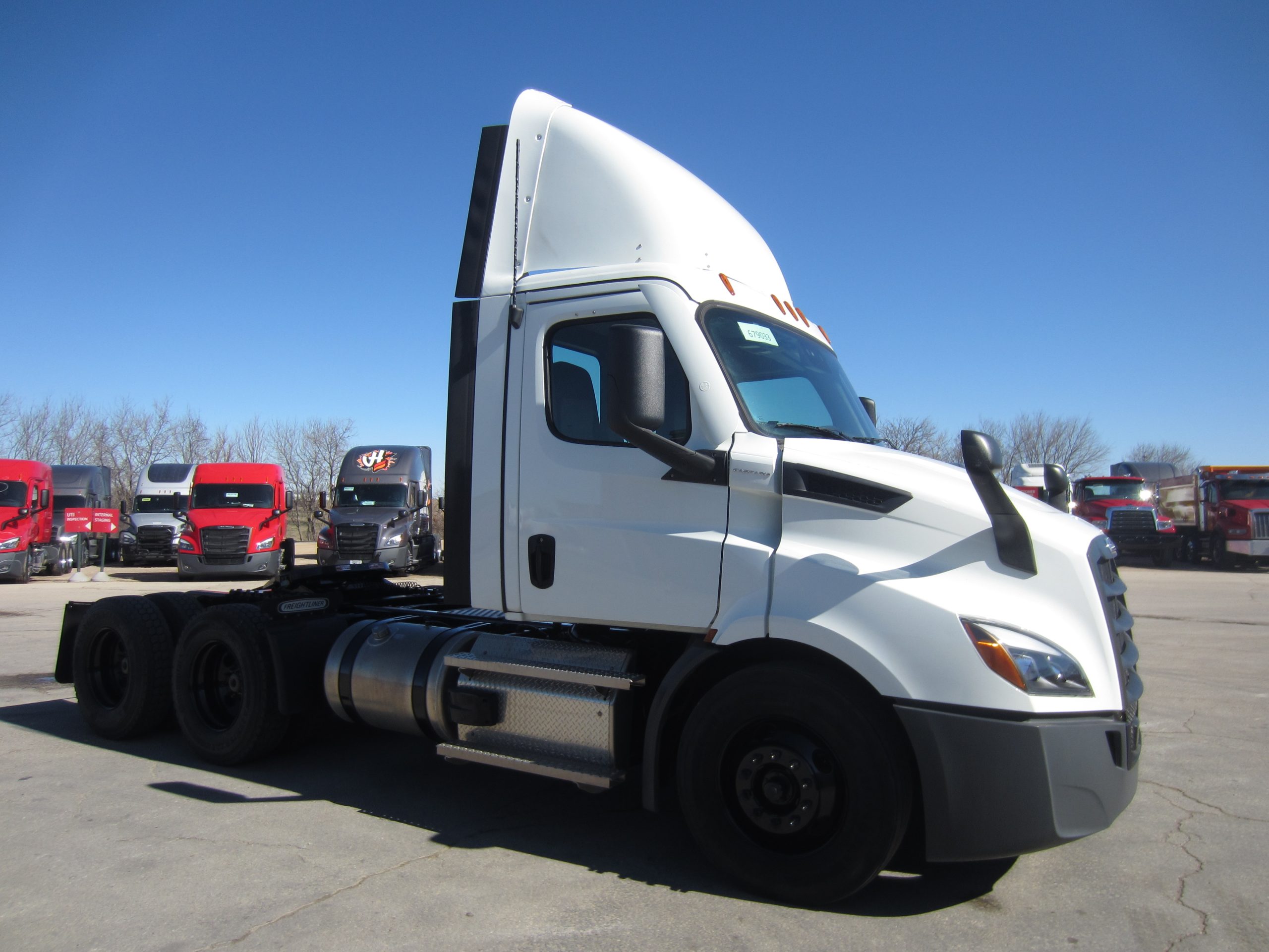 2021 Freightliner PE116DC 2021 Freightliner PE116DC - image 3 of 6