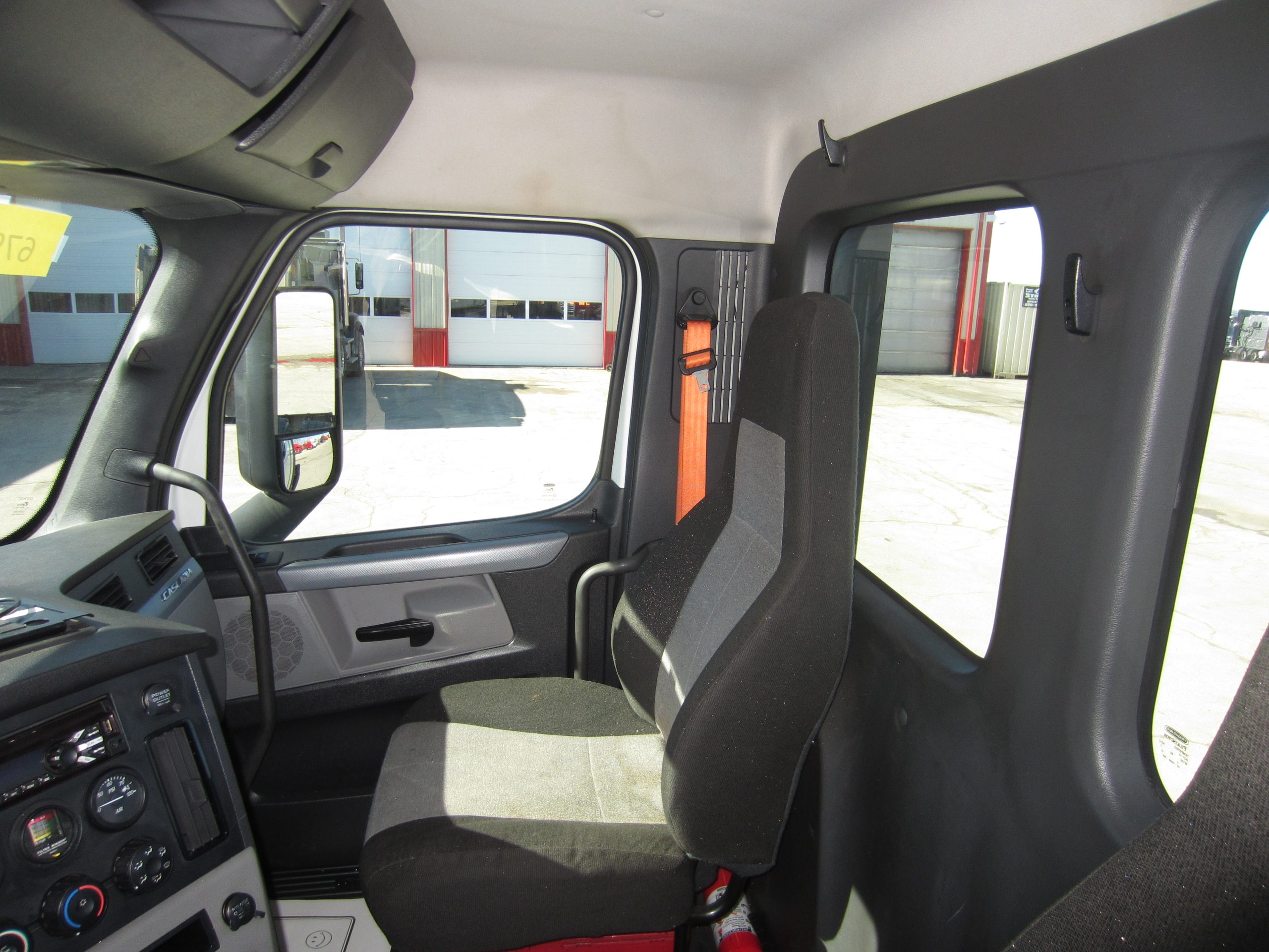 2021 Freightliner PE116DC 2021 Freightliner PE116DC - image 6 of 6