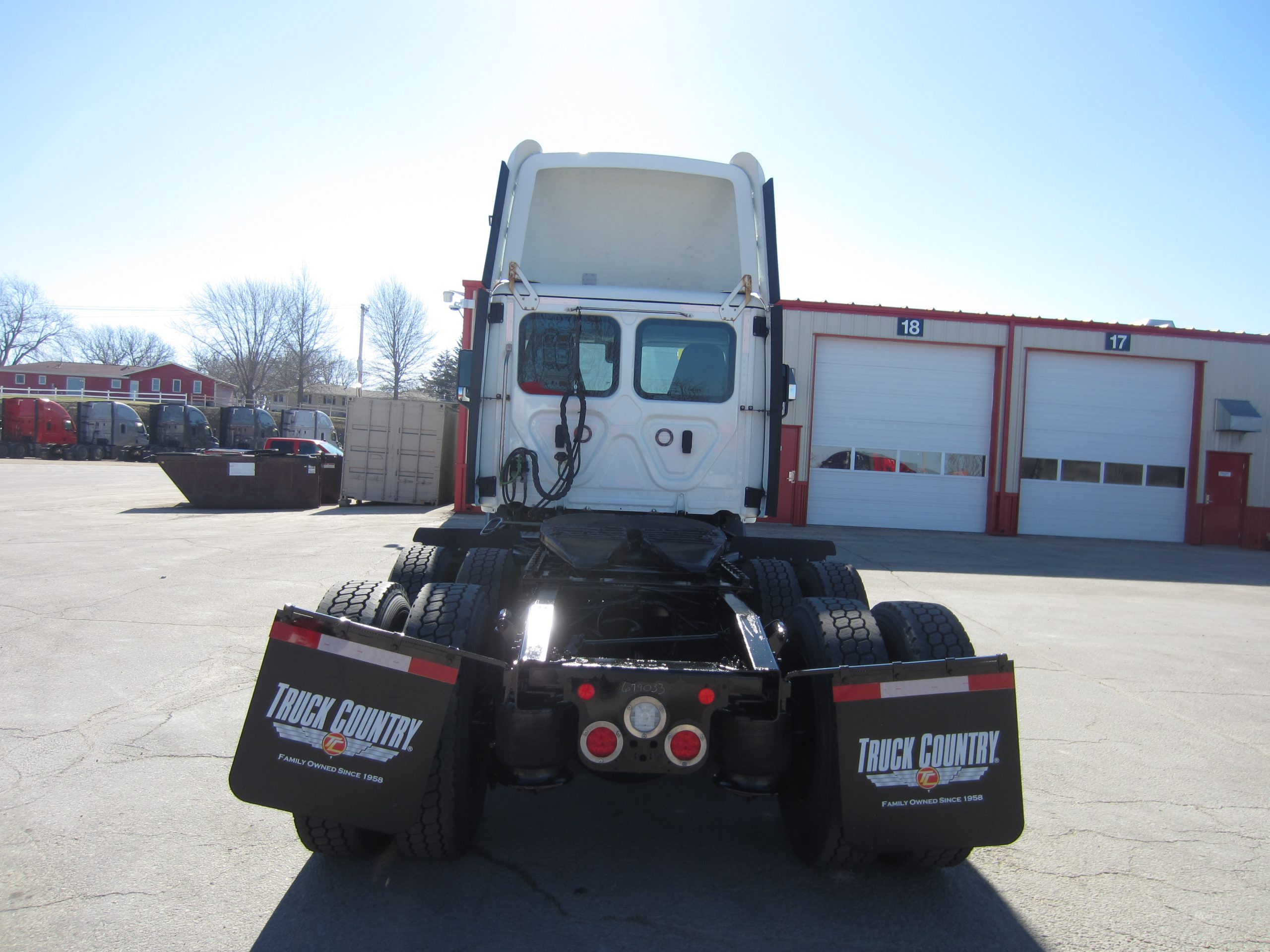 2021 Freightliner PE116DC 2021 Freightliner PE116DC - image 4 of 6