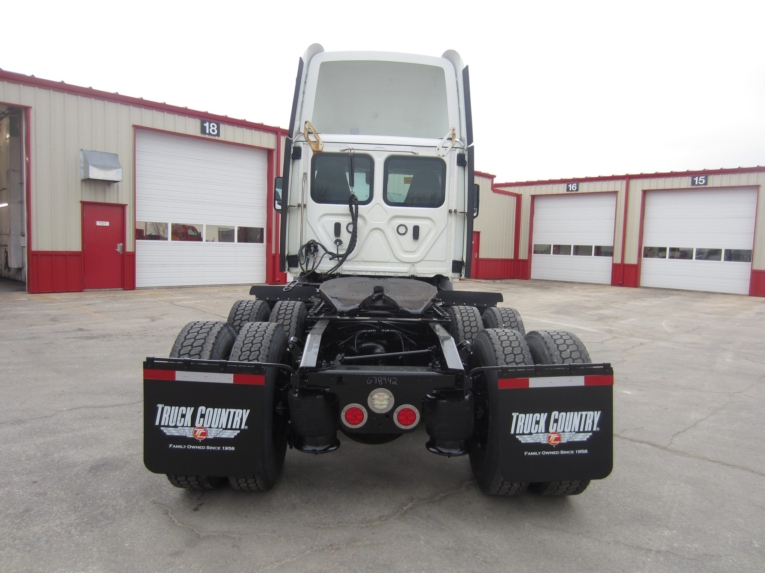 2021 Freightliner PE116DC 2021 Freightliner PE116DC - image 4 of 6