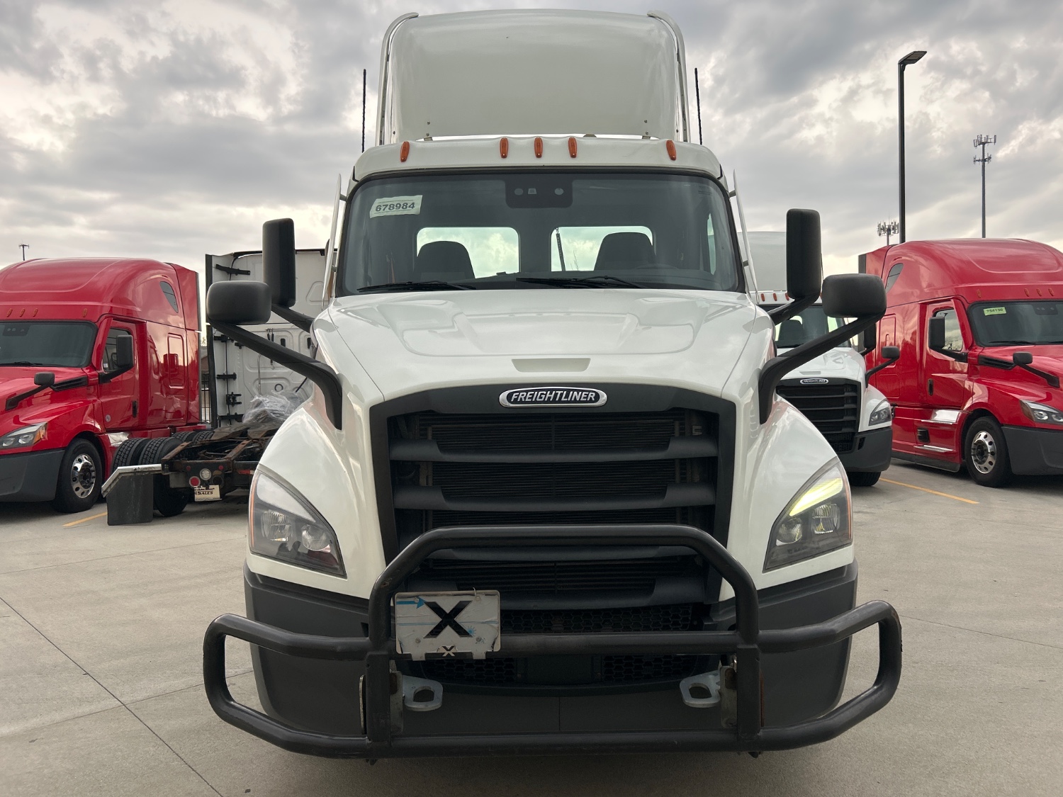 2021 Freightliner PE116DC 2021 Freightliner PE116DC - image 2 of 5