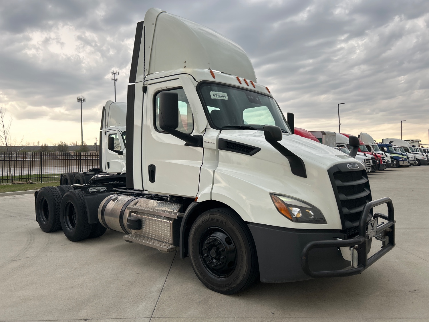 2021 Freightliner PE116DC 2021 Freightliner PE116DC - image 3 of 5