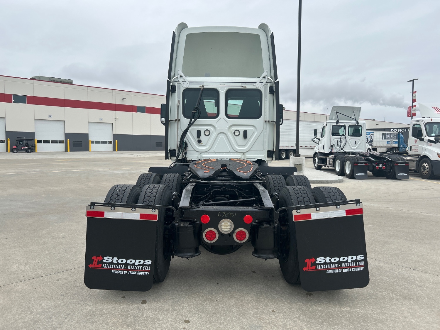 2021 Freightliner PE116DC 2021 Freightliner PE116DC - image 4 of 5