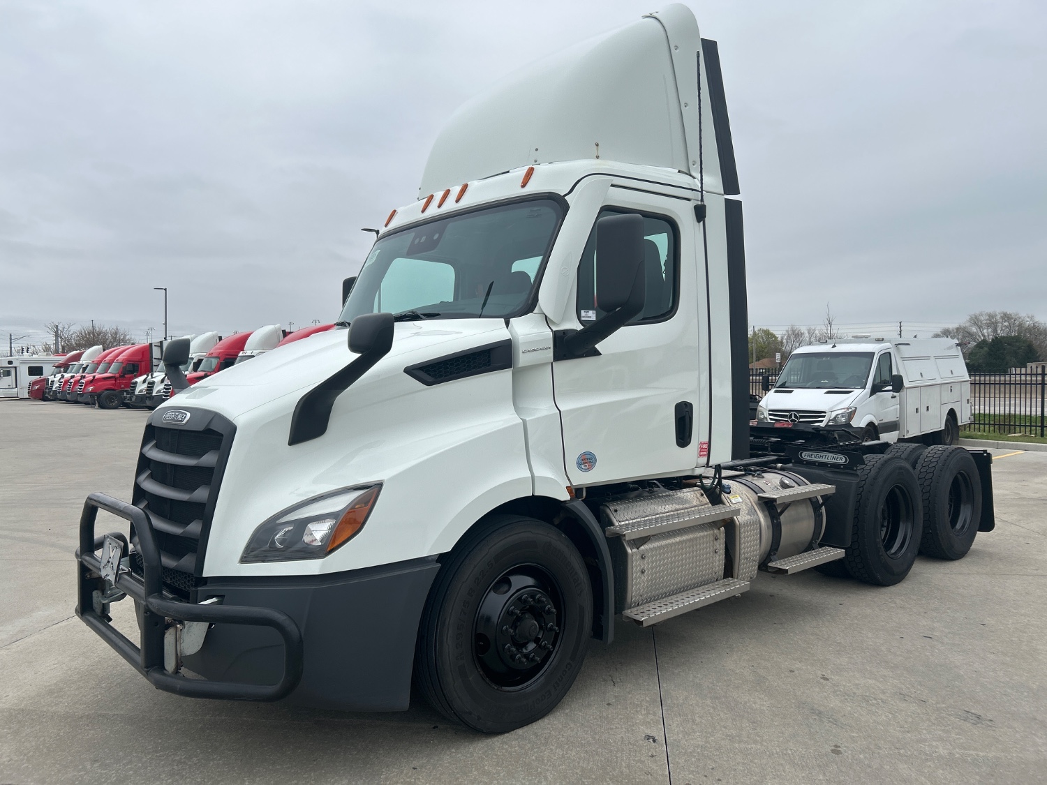 2021 Freightliner PE116DC 2021 Freightliner PE116DC - image 1 of 5