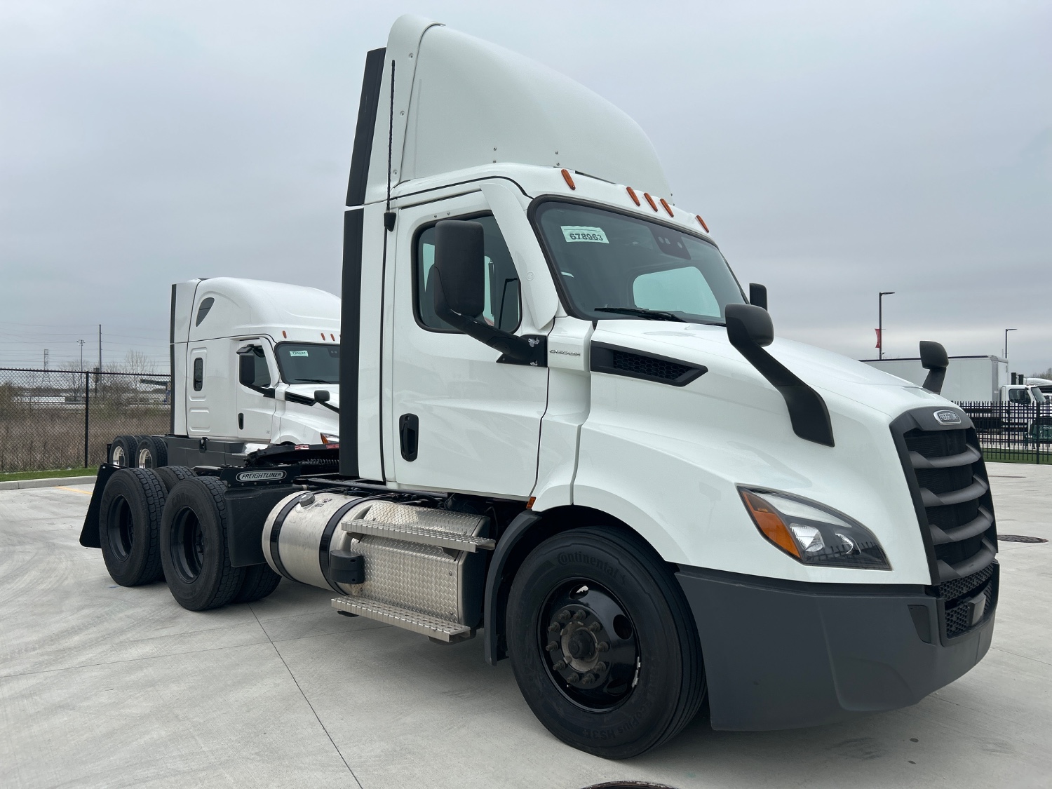 2021 Freightliner PE116DC 2021 Freightliner PE116DC - image 3 of 5