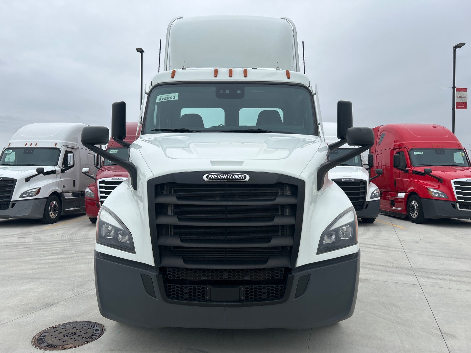 2021 Freightliner PE116DC 2021 Freightliner PE116DC - image 2 of 5