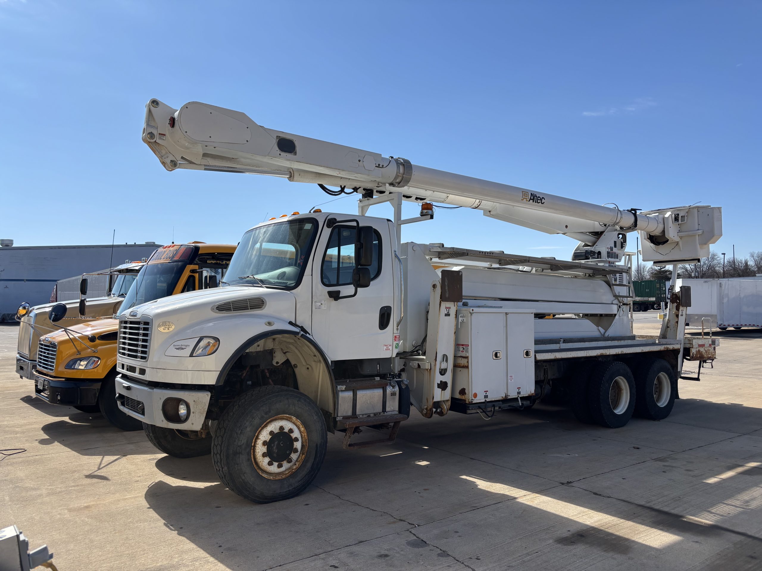 2015 Freightliner M280 2015 Freightliner M280 - image 1 of 1