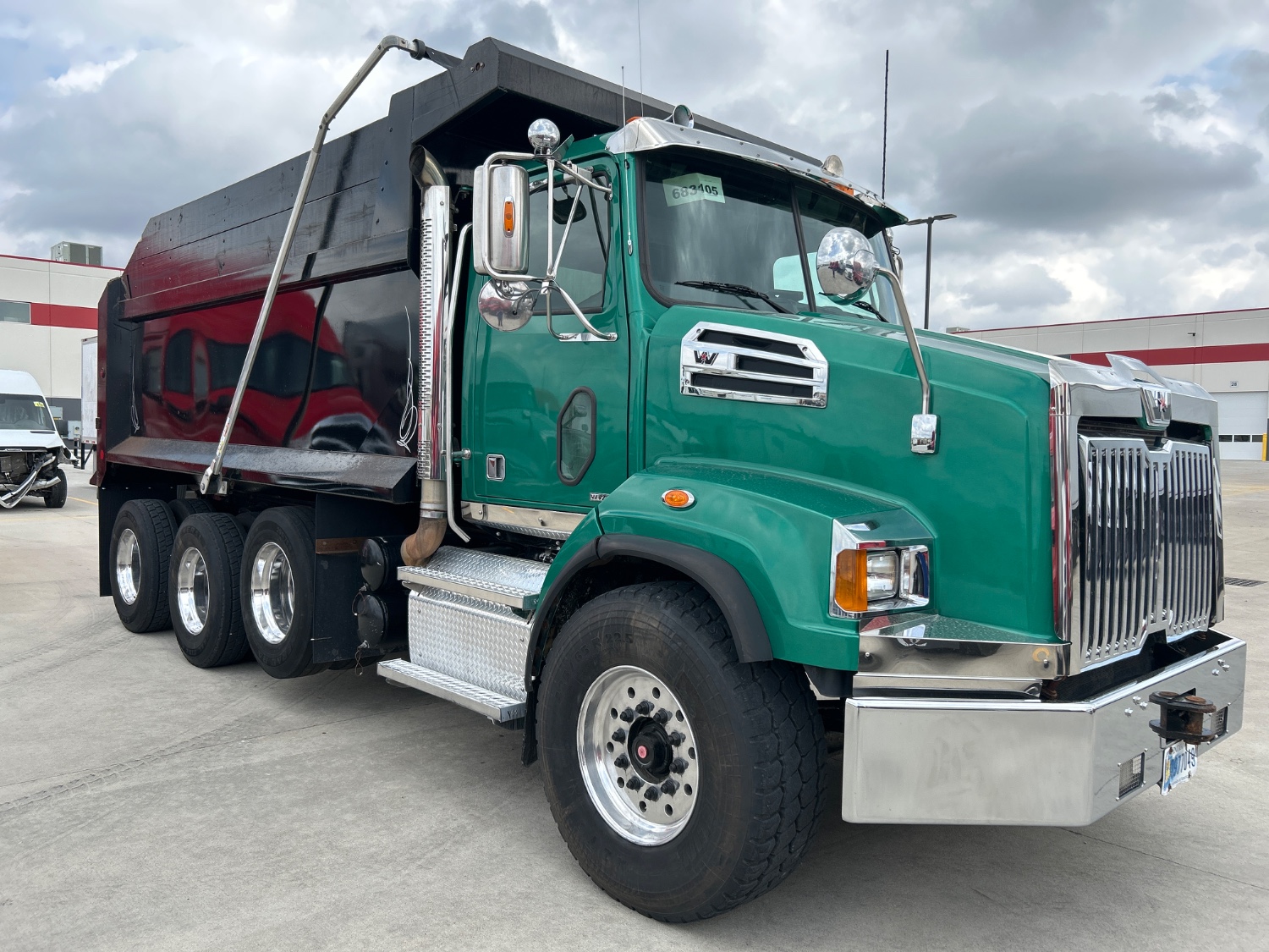 2021 Western Star 4700SB 2021 Western Star 4700SB - image 3 of 5