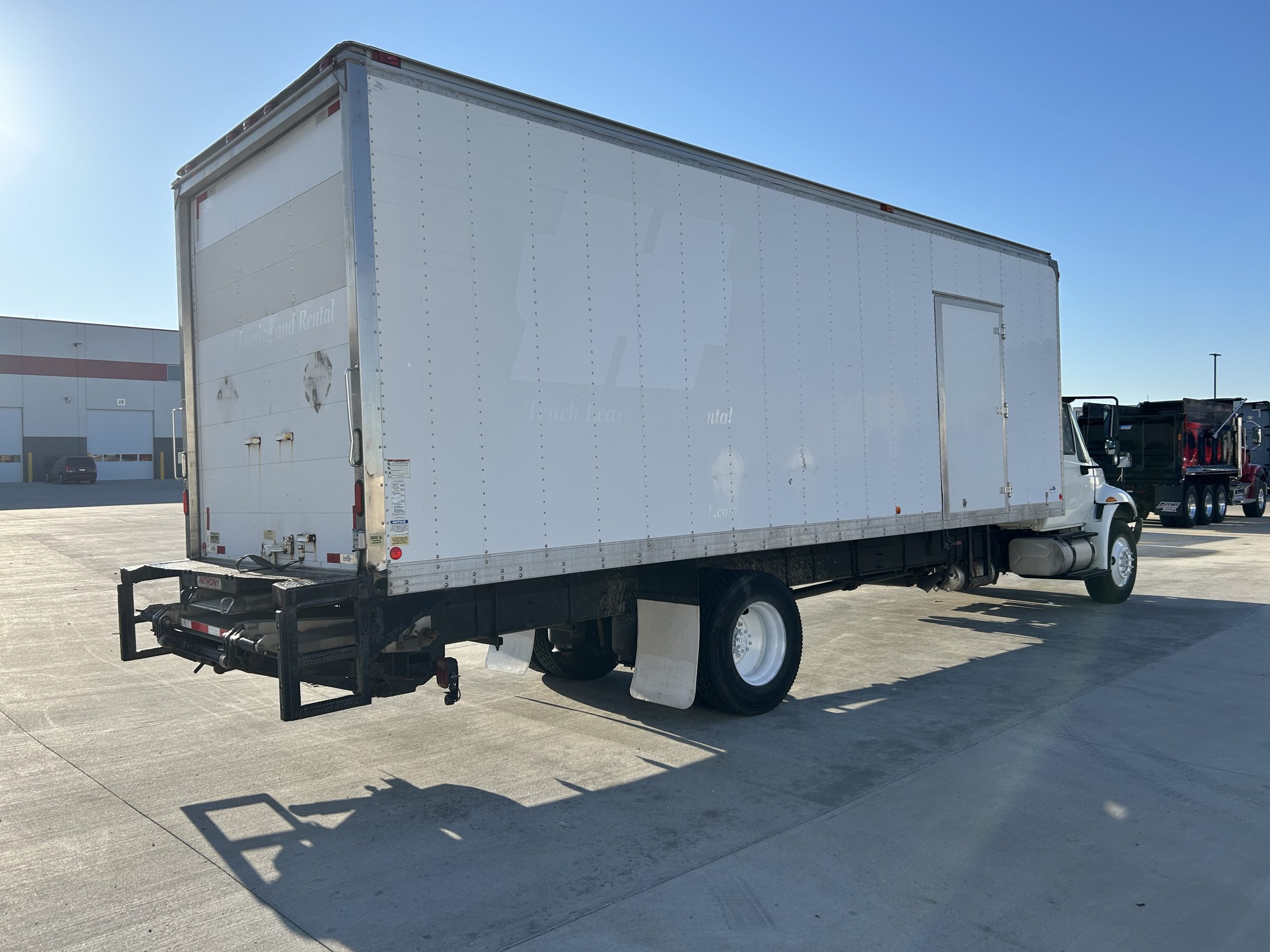 2018 International 4300 2018 International 4300 - image 3 of 3