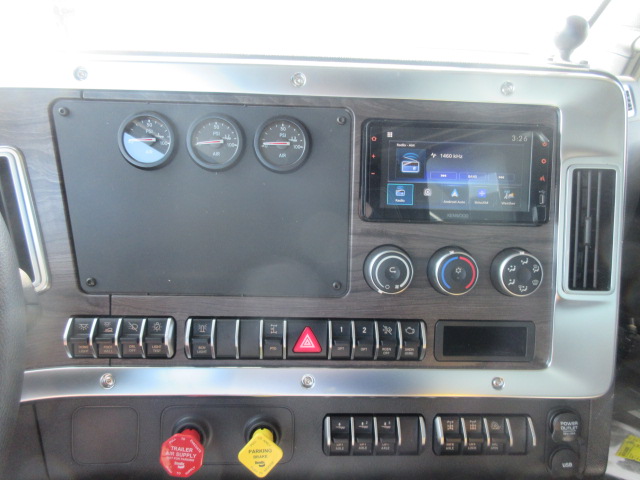 2027 Western Star 47X 2027 Western Star 47X - image 5 of 6