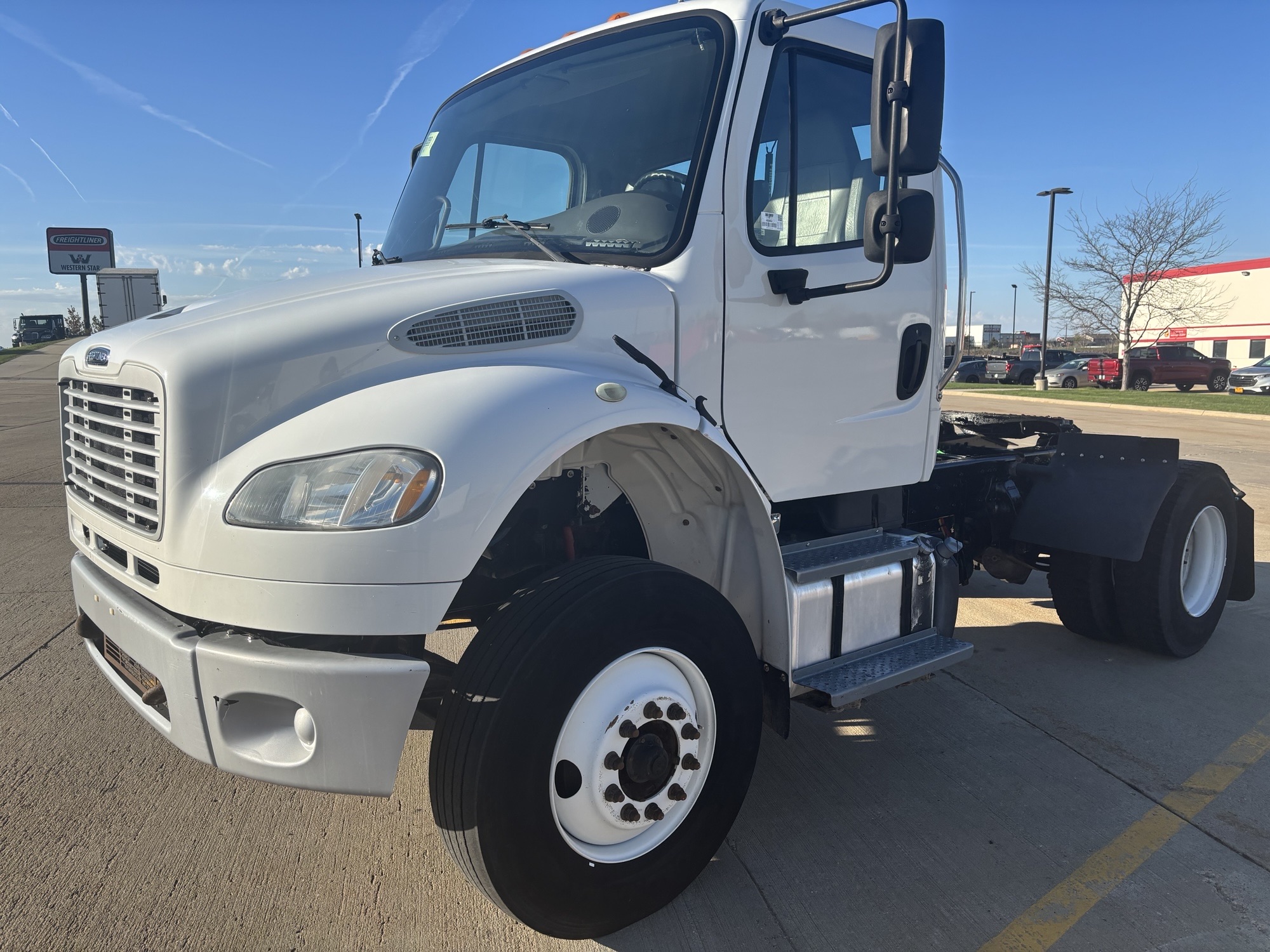 2017 Freightliner M2 106 2017 Freightliner M2 106 - image 1 of 6