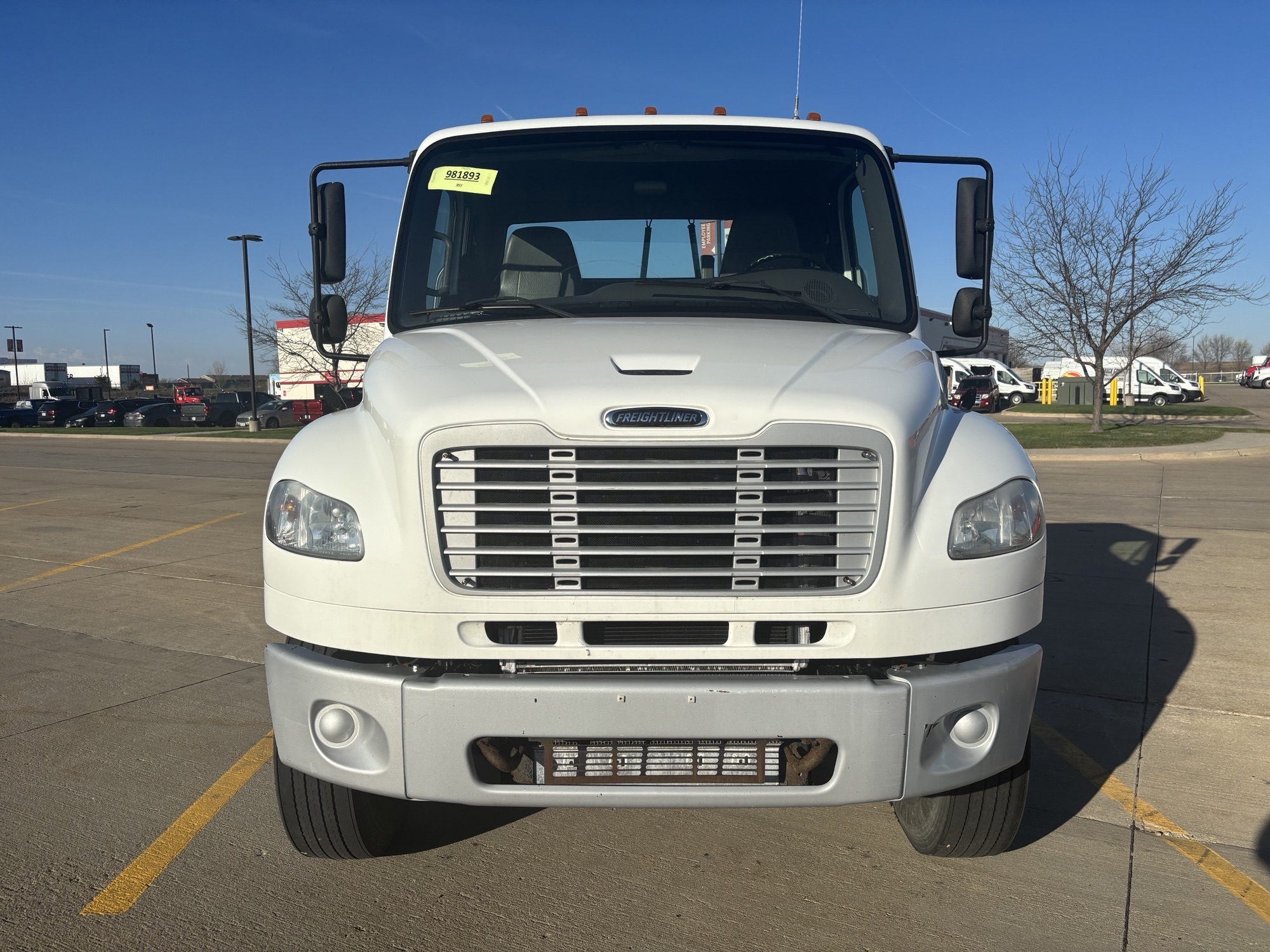 2017 Freightliner M2 106 2017 Freightliner M2 106 - image 2 of 6