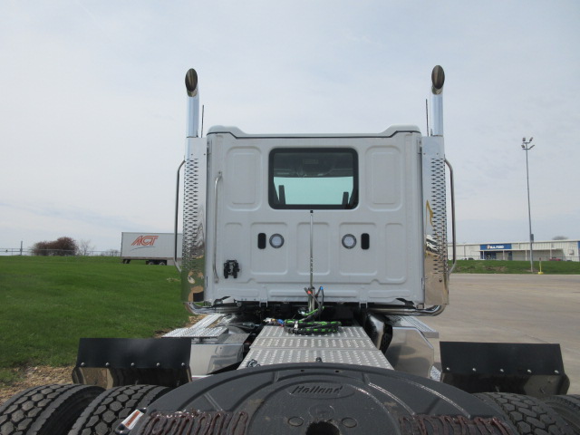 2027 Western Star 49X 2027 Western Star 49X - image 5 of 6