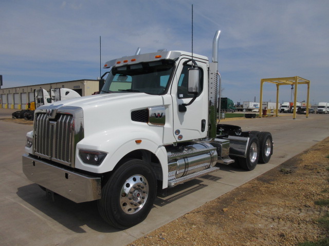 2027 Western Star 49X 2027 Western Star 49X - image 2 of 6