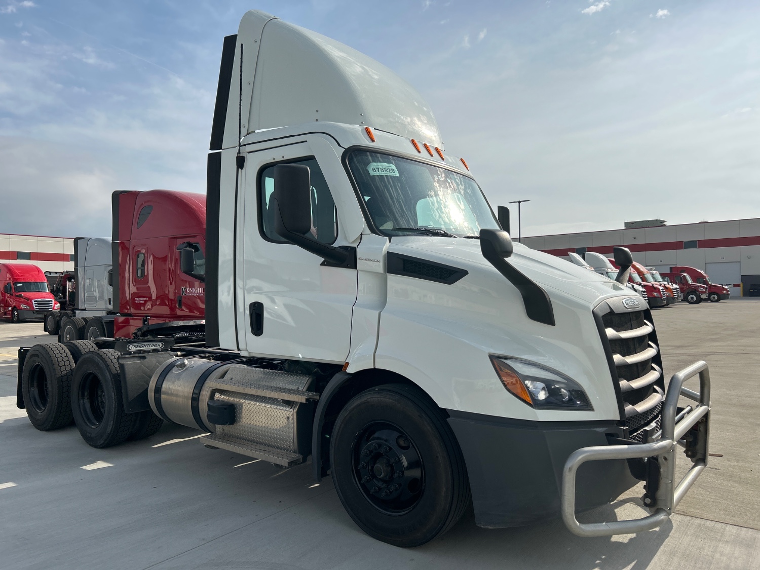 2021 Freightliner PE116DC 2021 Freightliner PE116DC - image 3 of 5