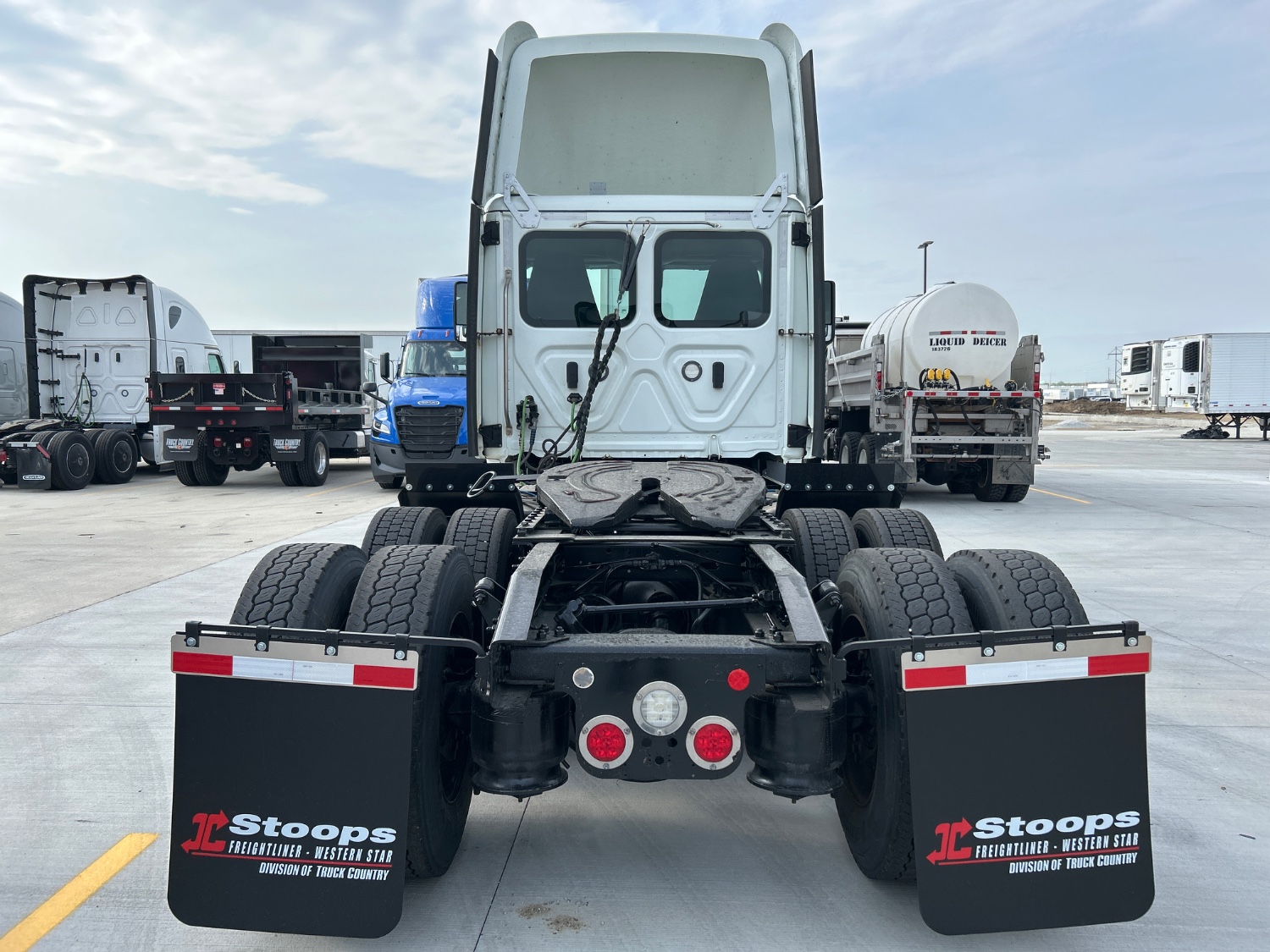 2021 Freightliner PE116DC 2021 Freightliner PE116DC - image 4 of 5