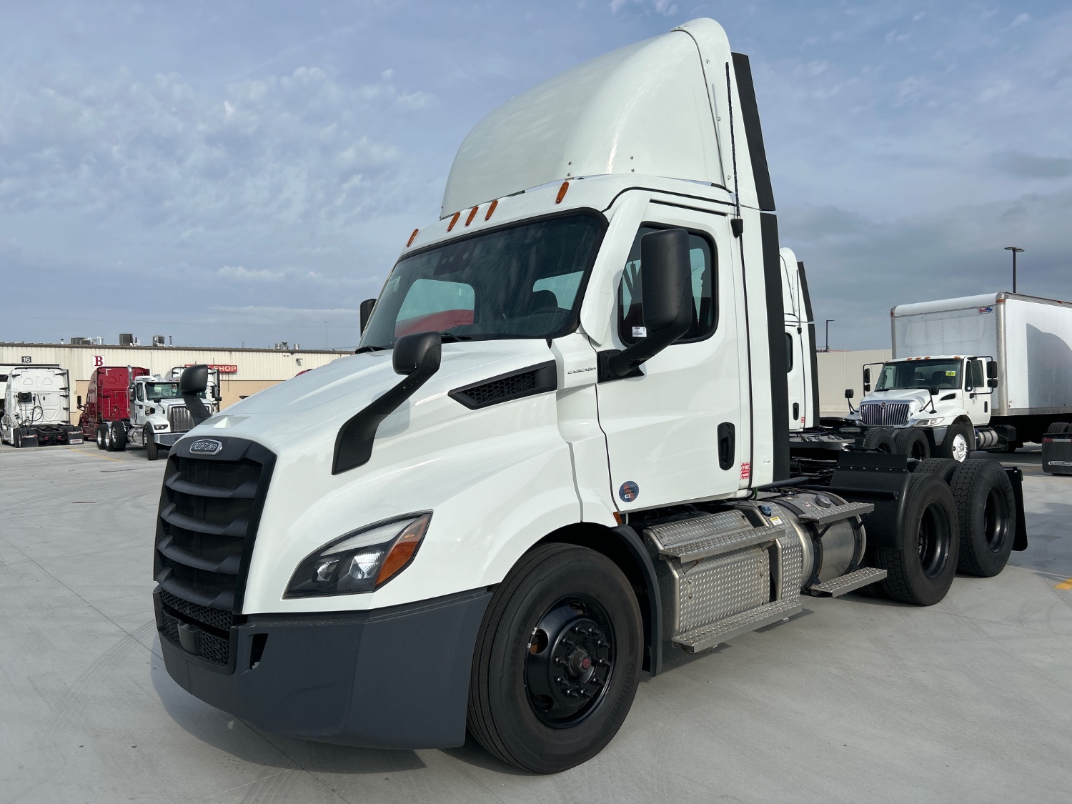 2021 Freightliner PE116DC 2021 Freightliner PE116DC - image 1 of 5