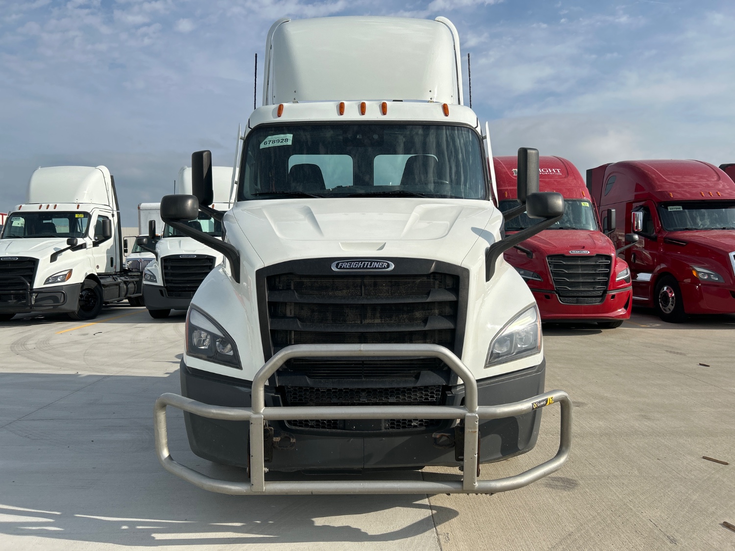 2021 Freightliner PE116DC 2021 Freightliner PE116DC - image 2 of 5