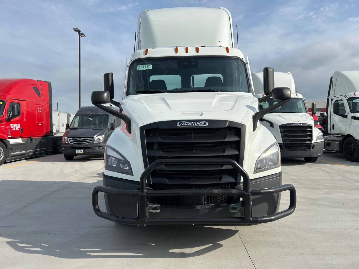 2021 Freightliner PE116DC 2021 Freightliner PE116DC - image 2 of 5